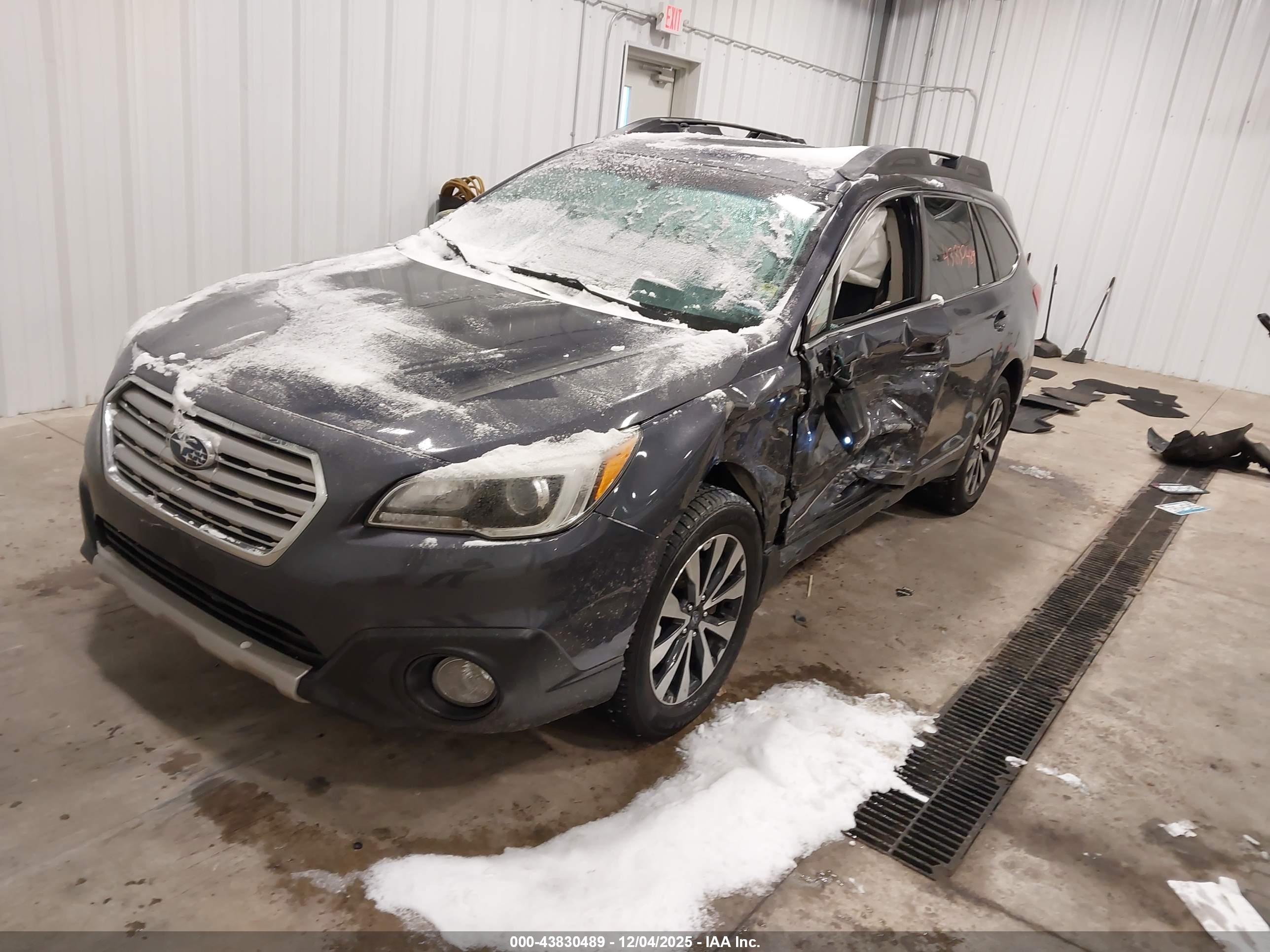 SUBARU OUTBACK image 2
