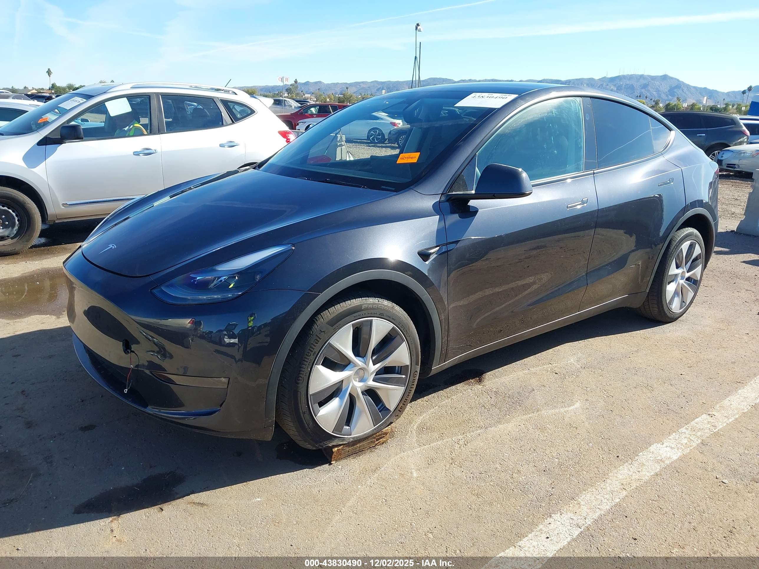 TESLA MODEL image 2