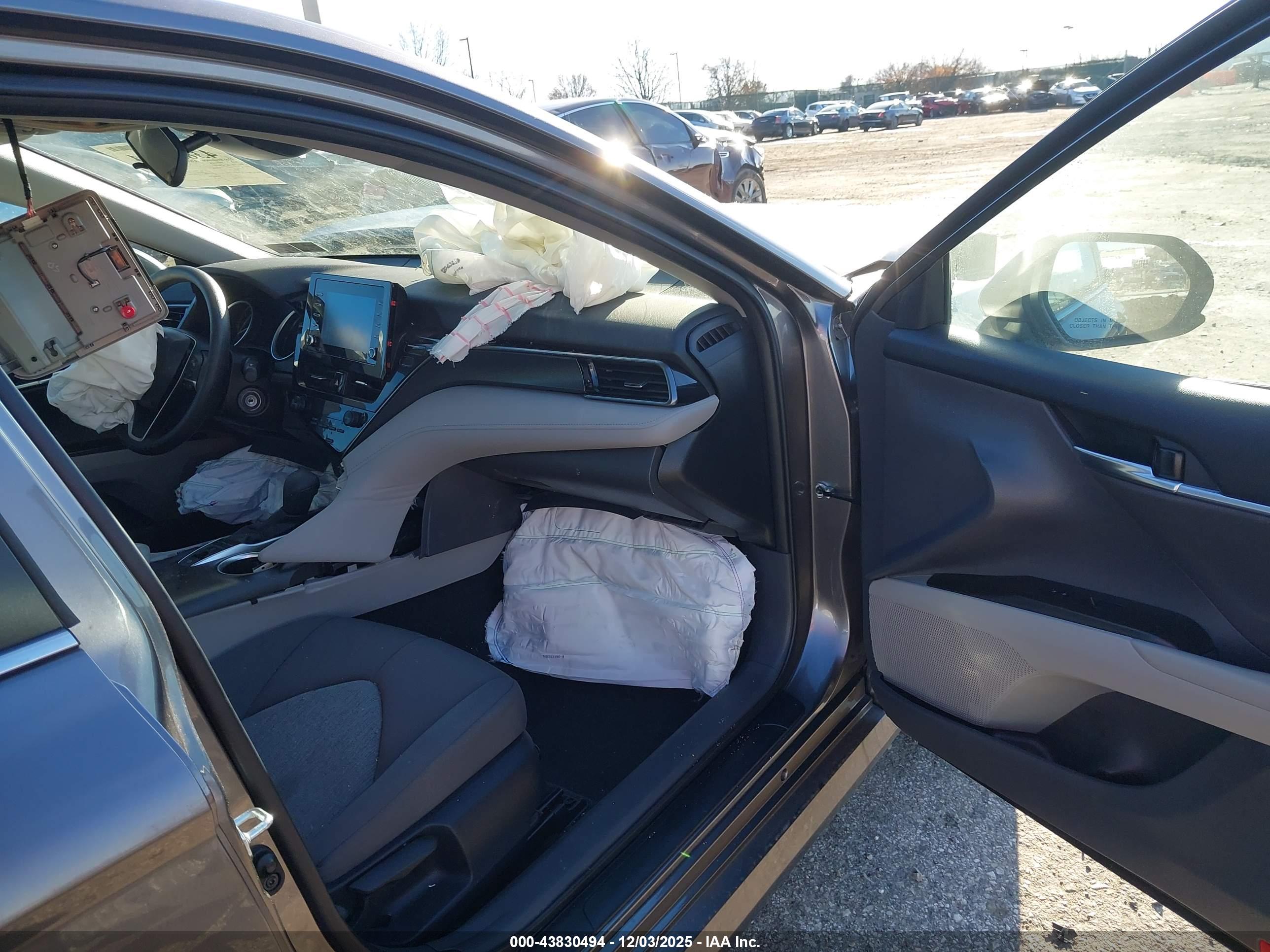 TOYOTA CAMRY image 5