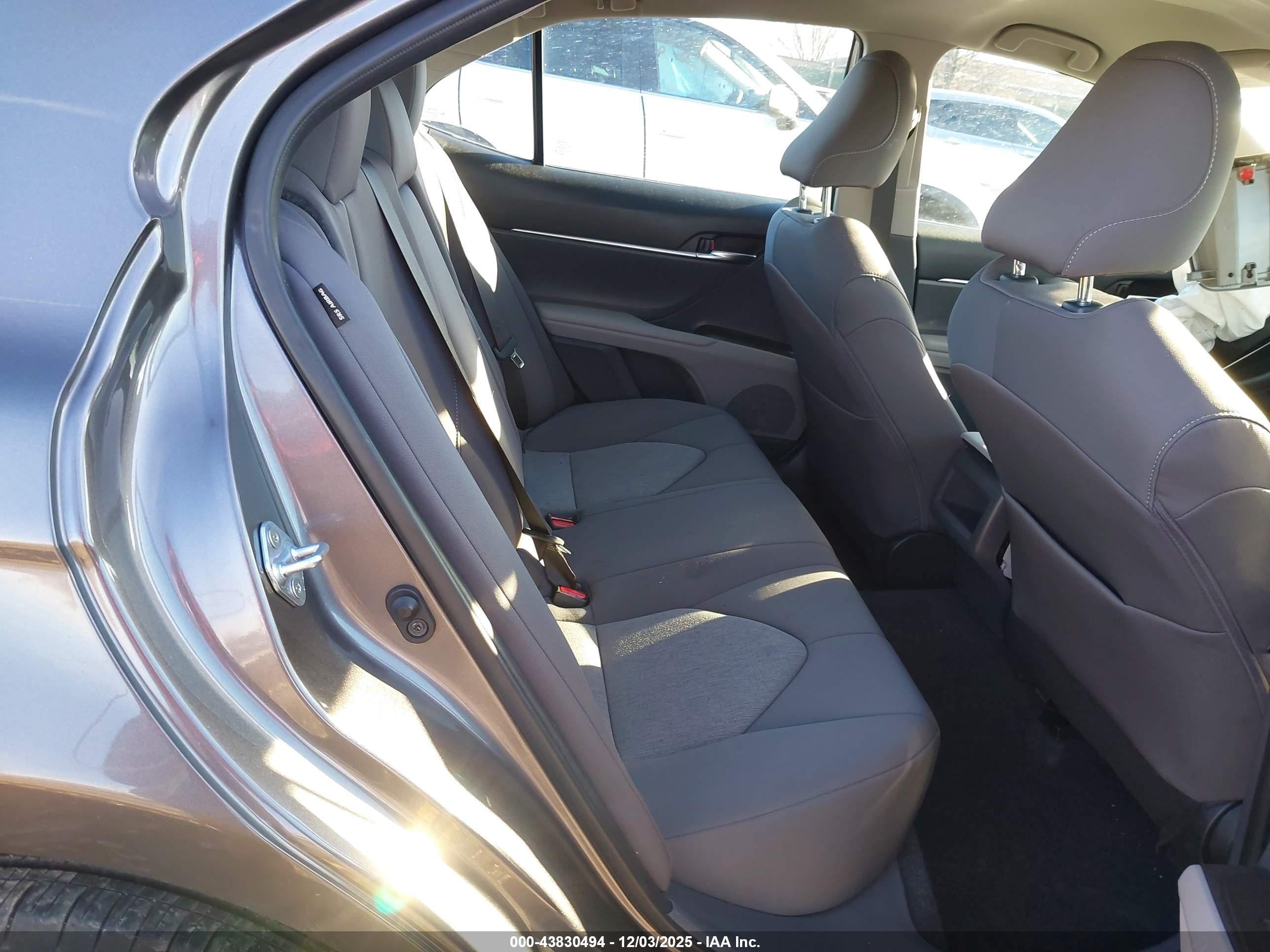 TOYOTA CAMRY image 8