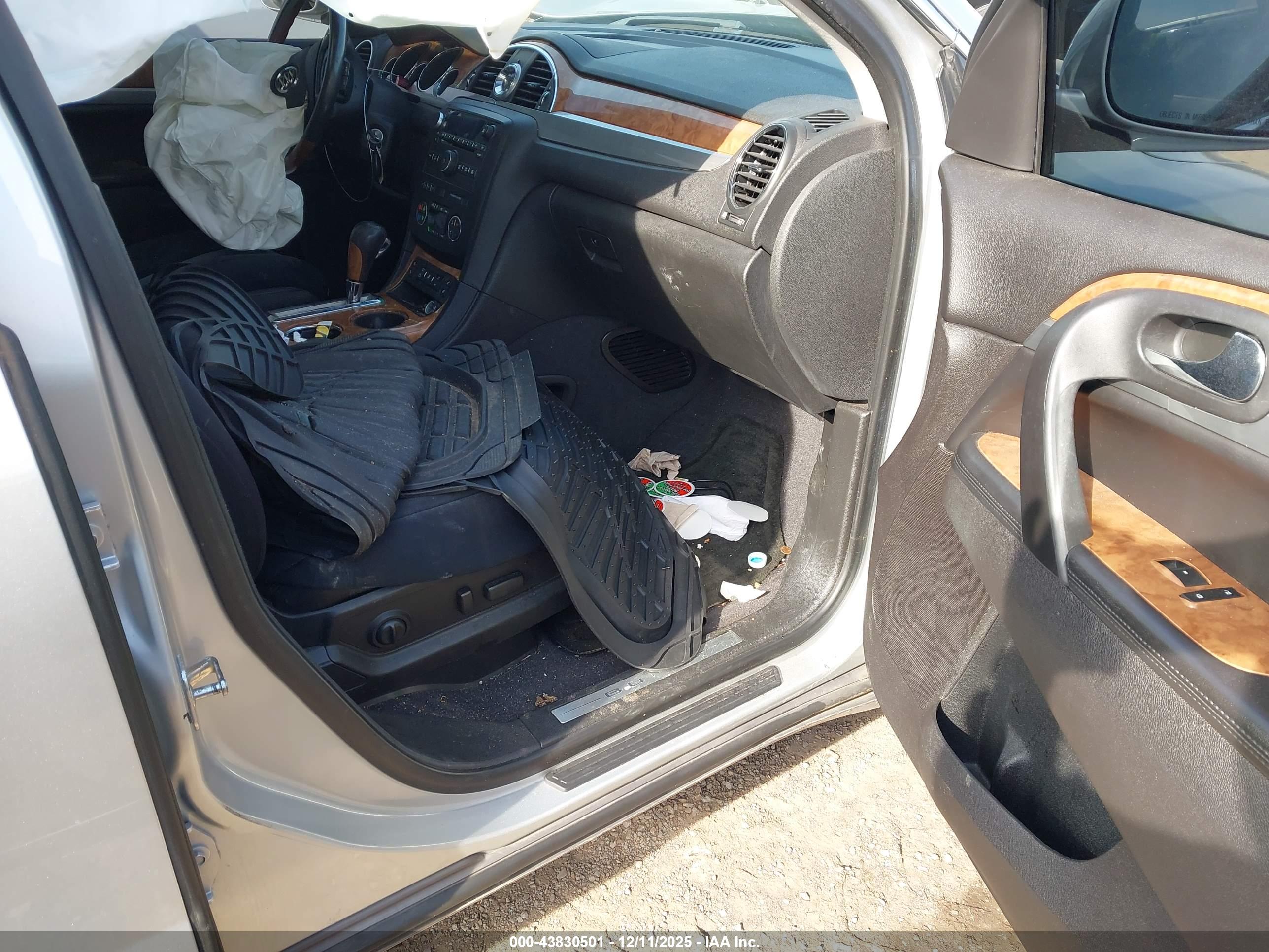 BUICK ENCLAVE image 5