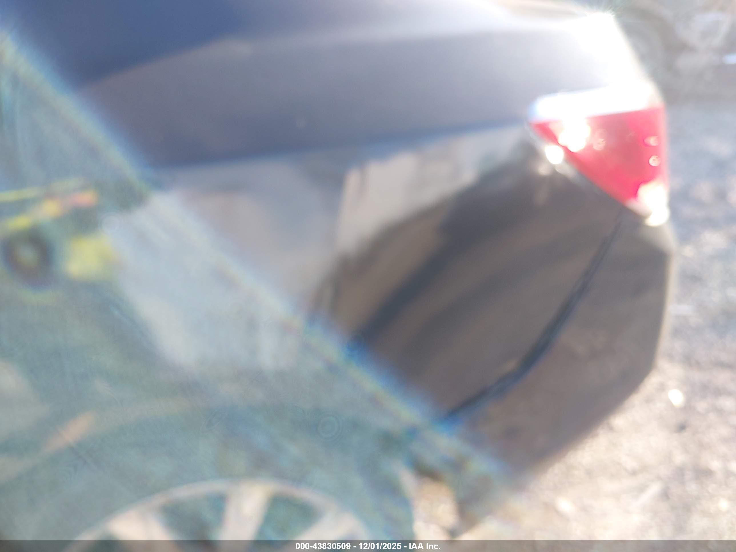 BUICK LACROSSE image 6