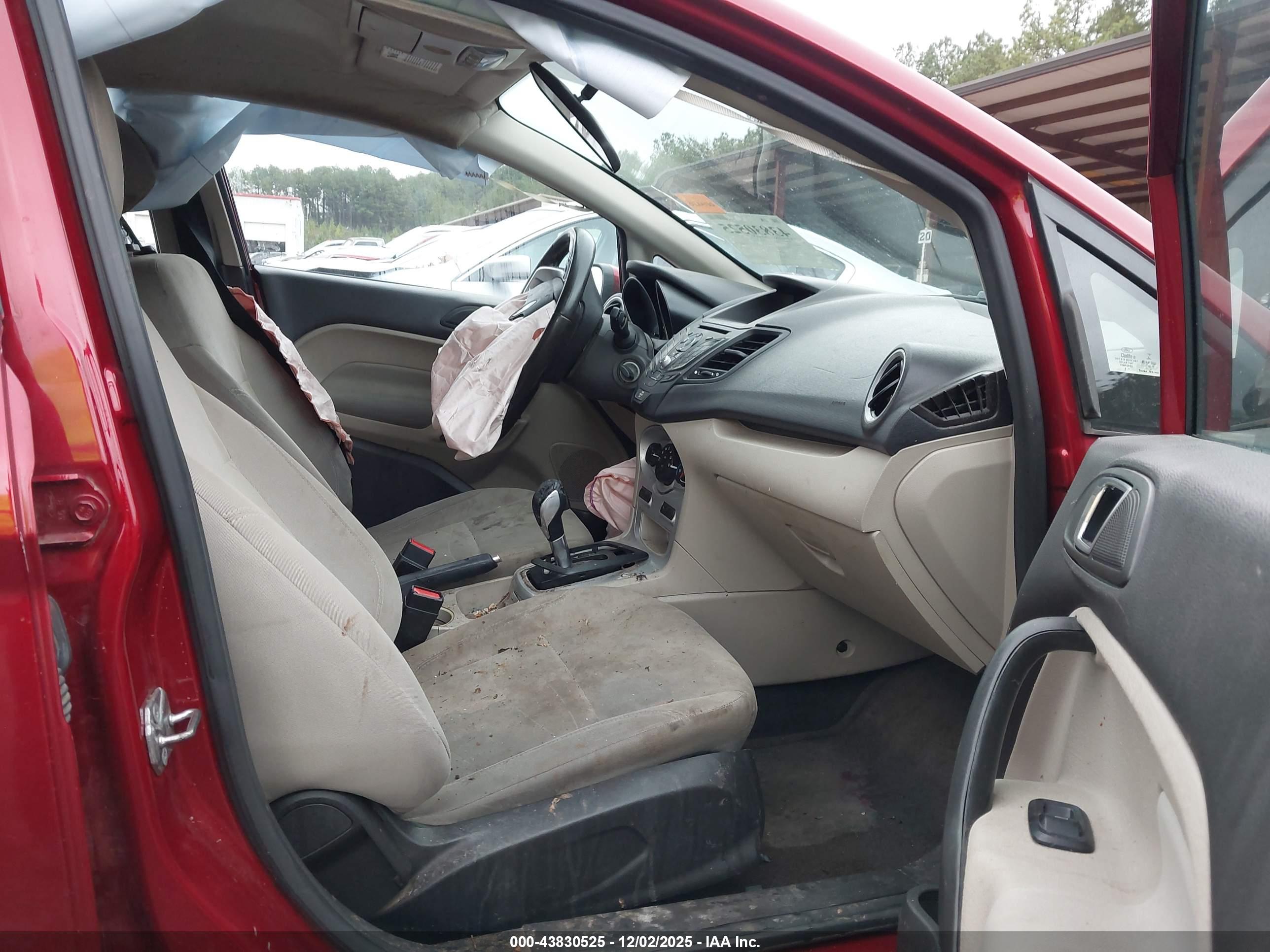 FORD FIESTA image 5