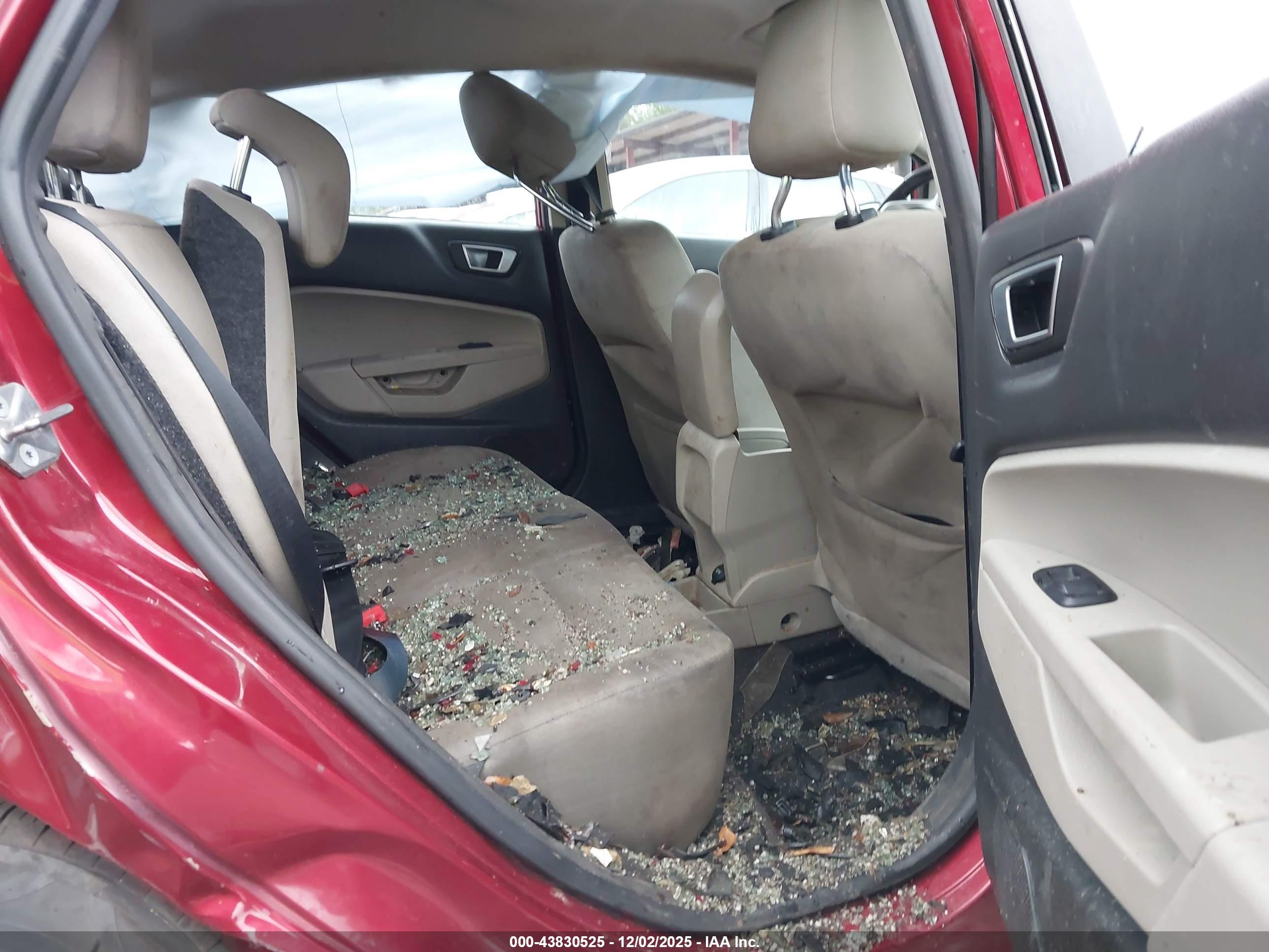 FORD FIESTA image 8