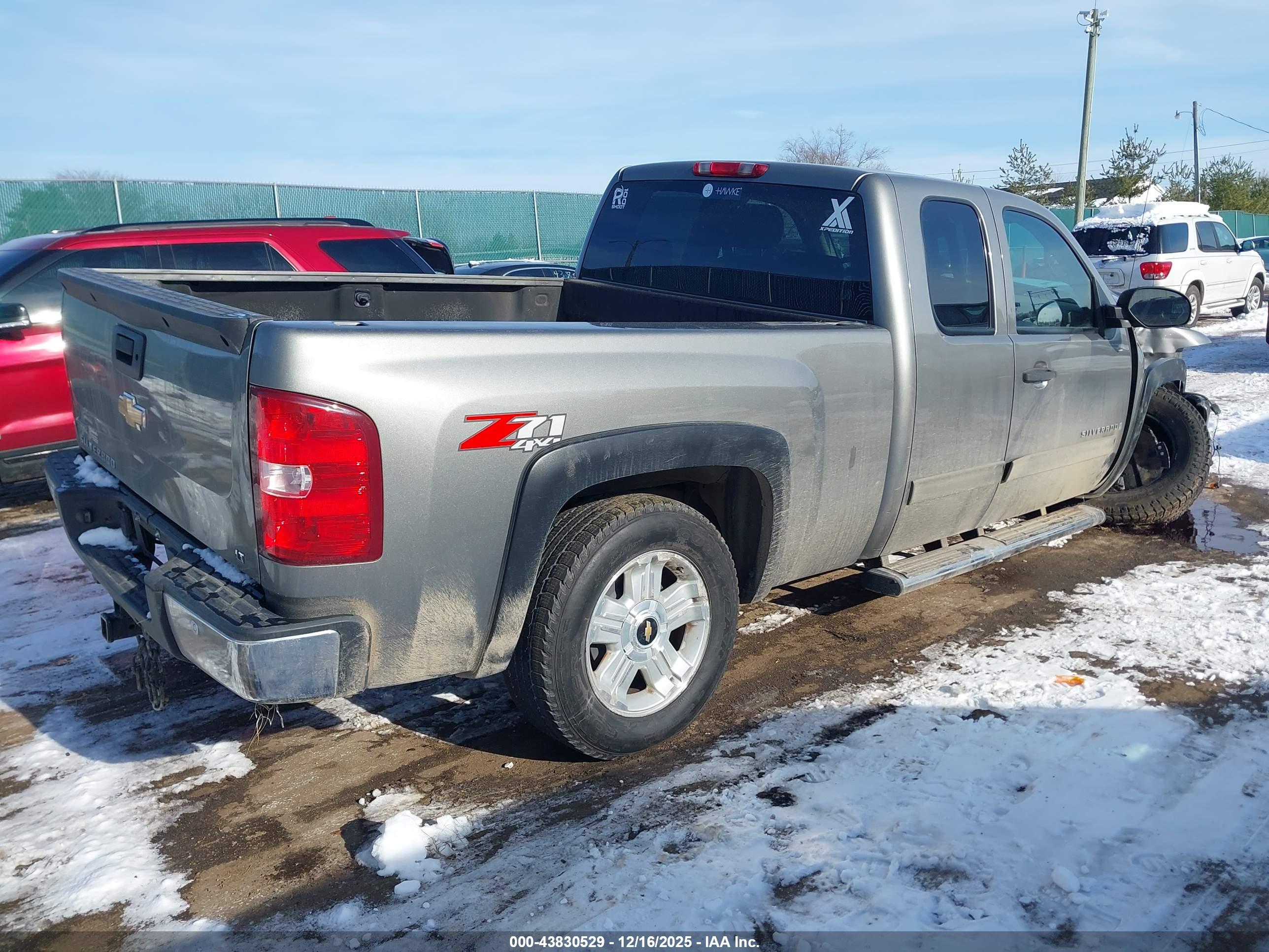 CHEVROLET SILVERADO image 4