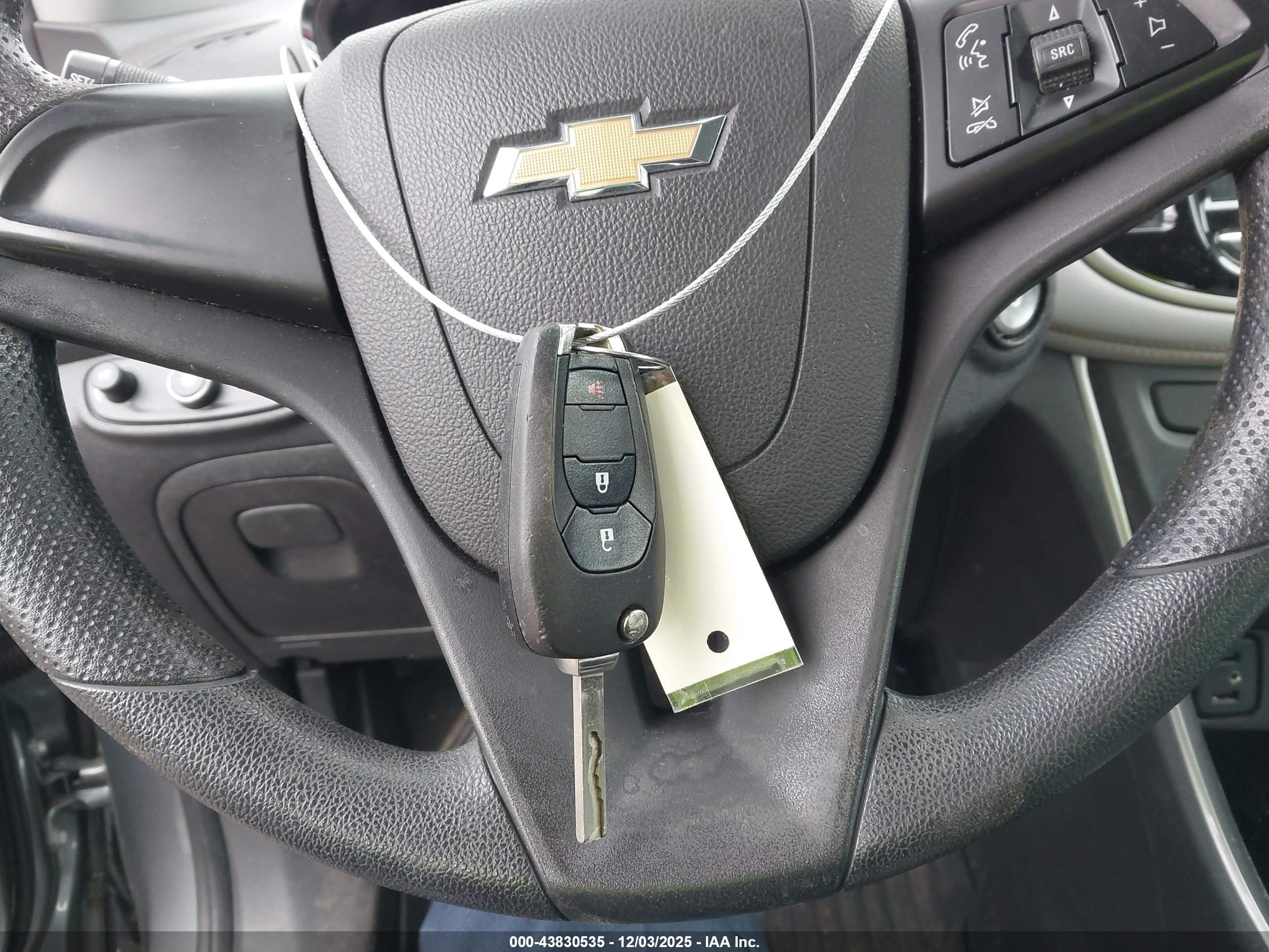 CHEVROLET TRAX image 11