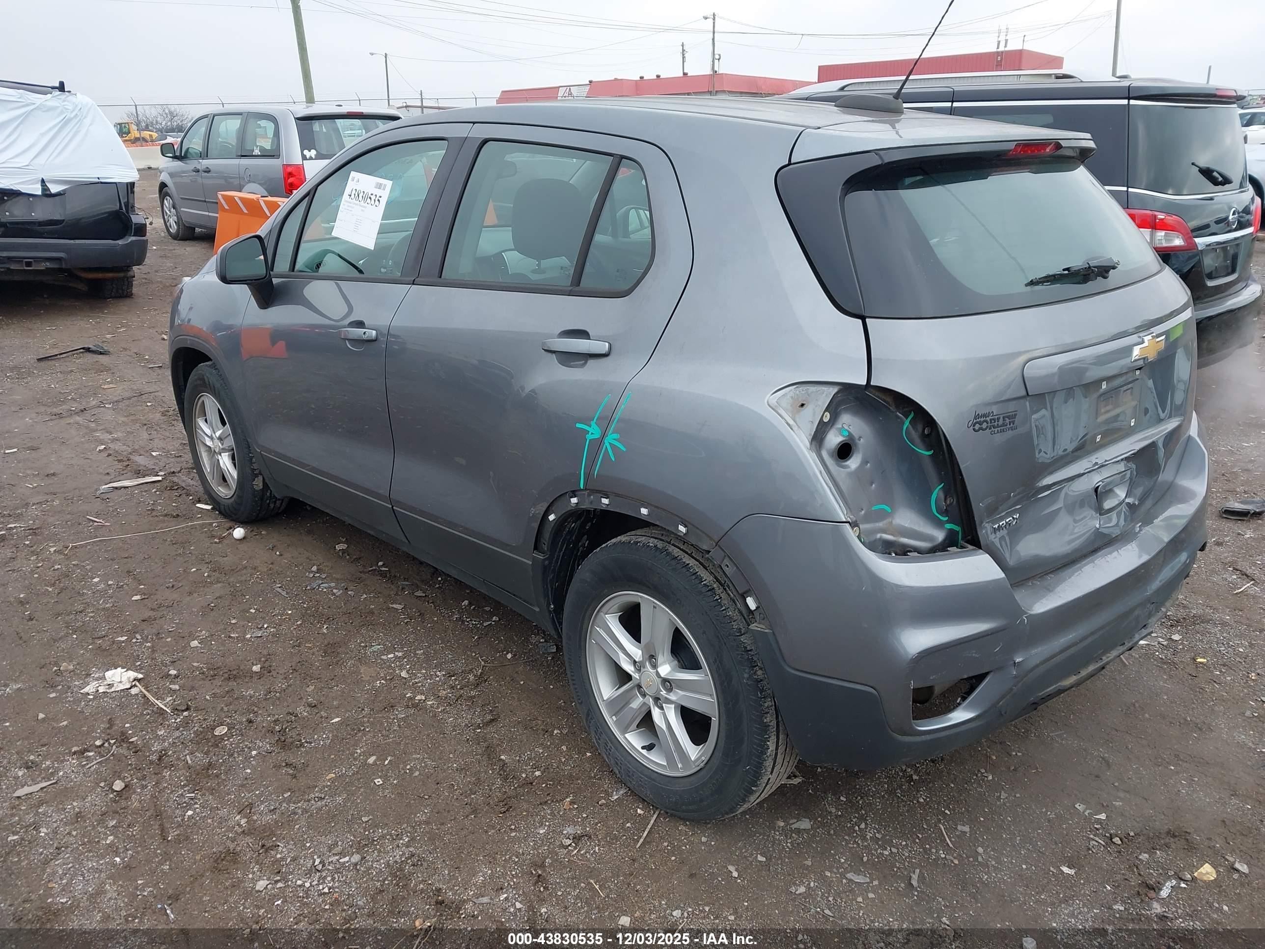 CHEVROLET TRAX image 3