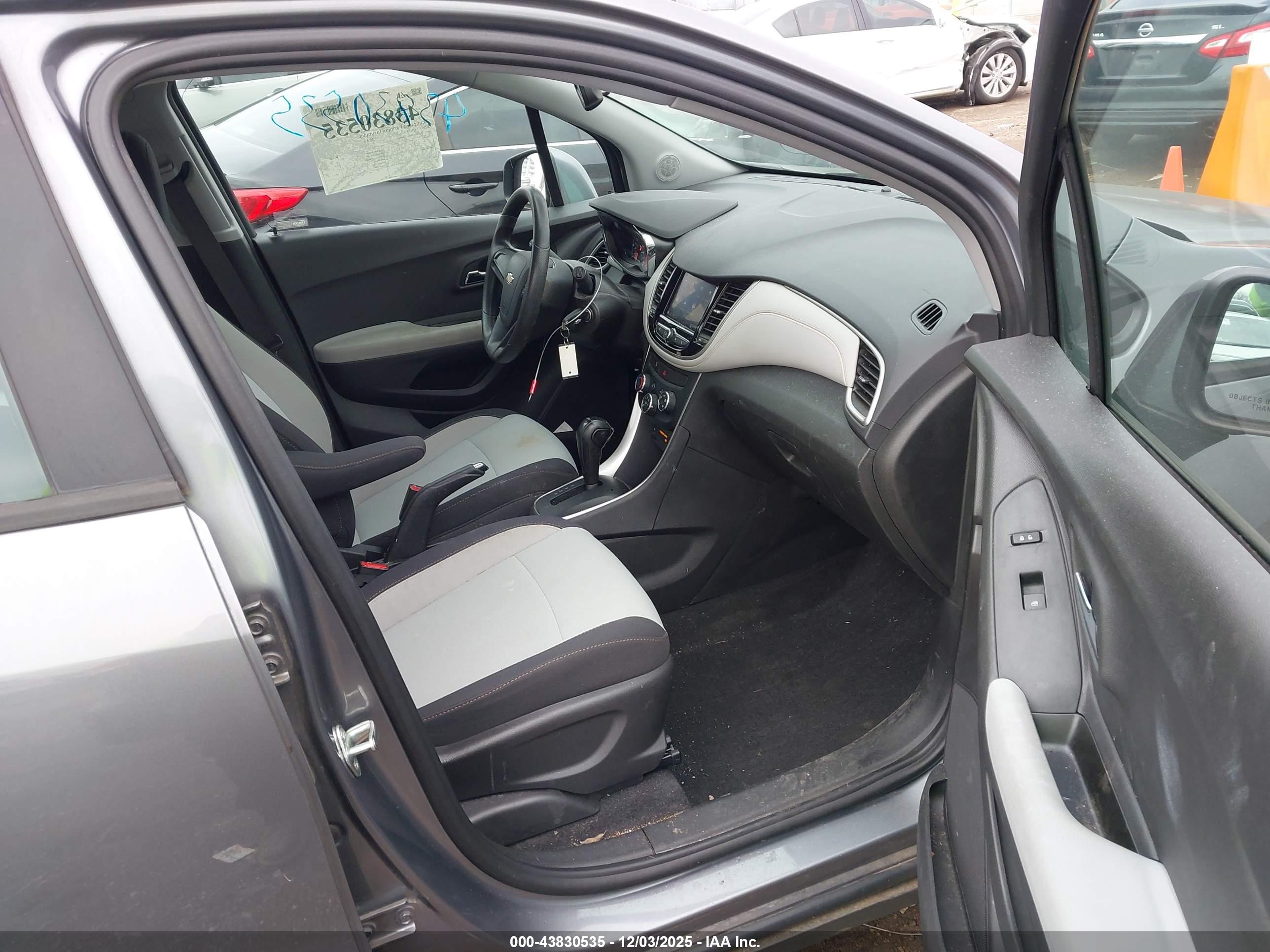 CHEVROLET TRAX image 5