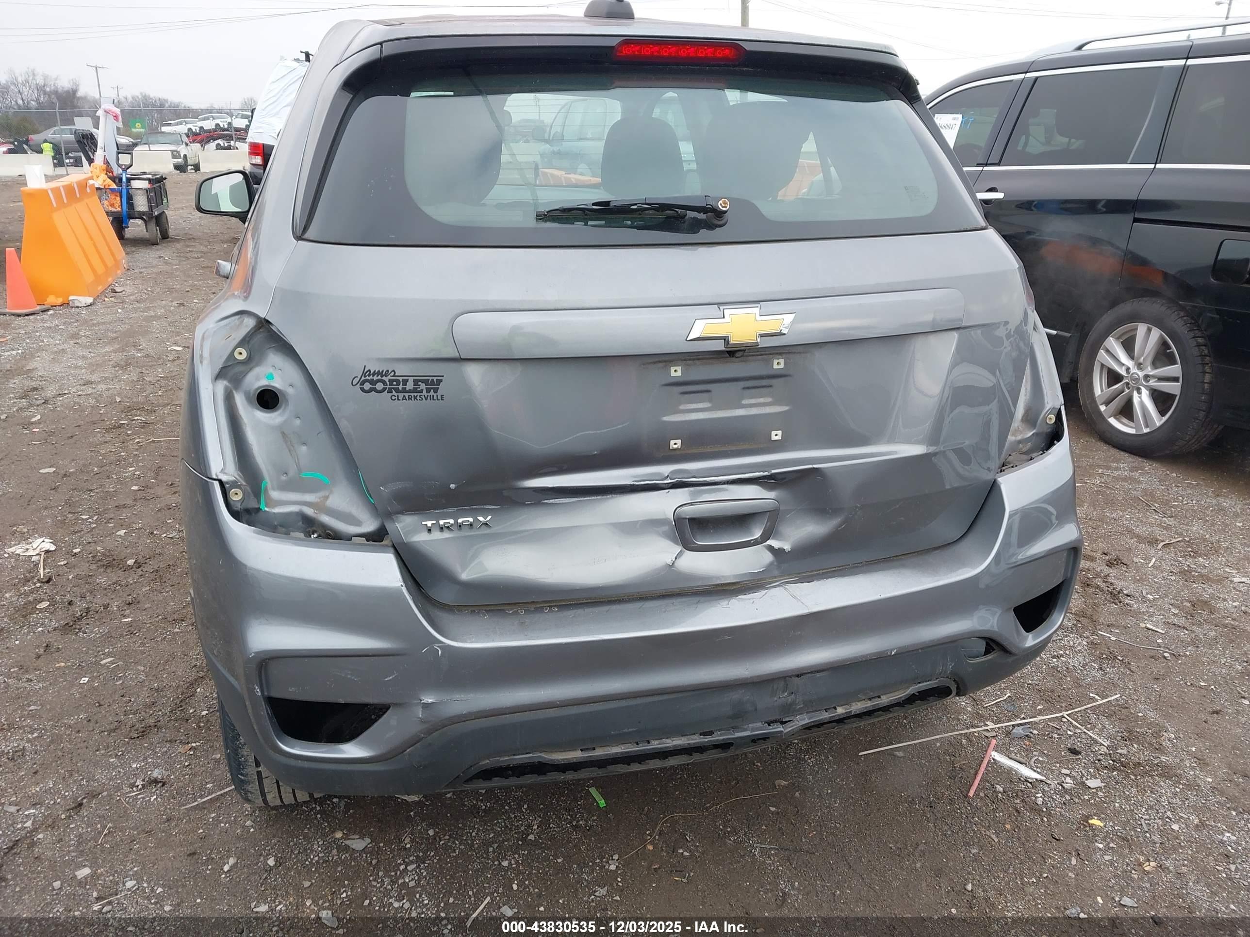 CHEVROLET TRAX image 6