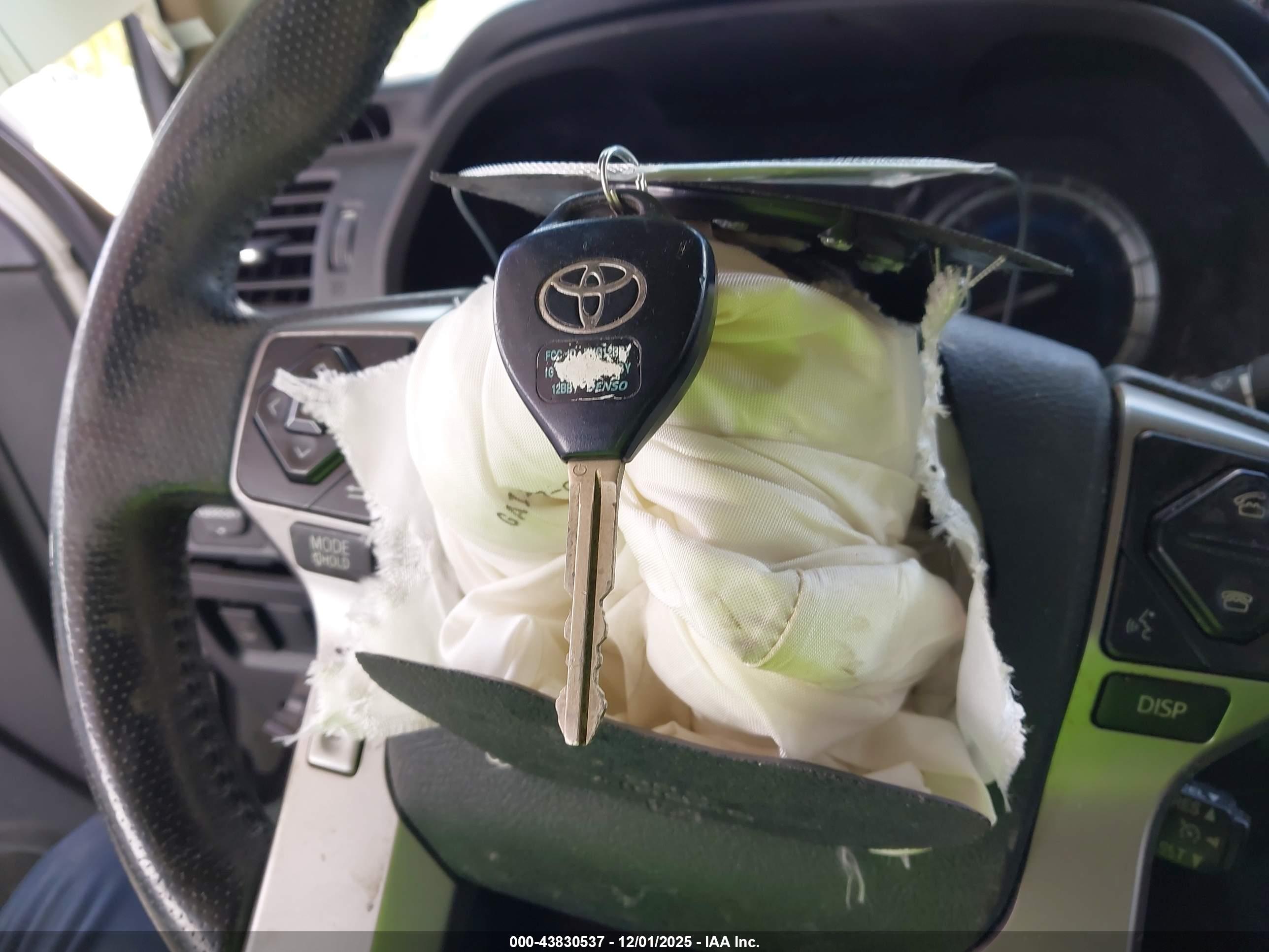 TOYOTA 4RUNNER image 11