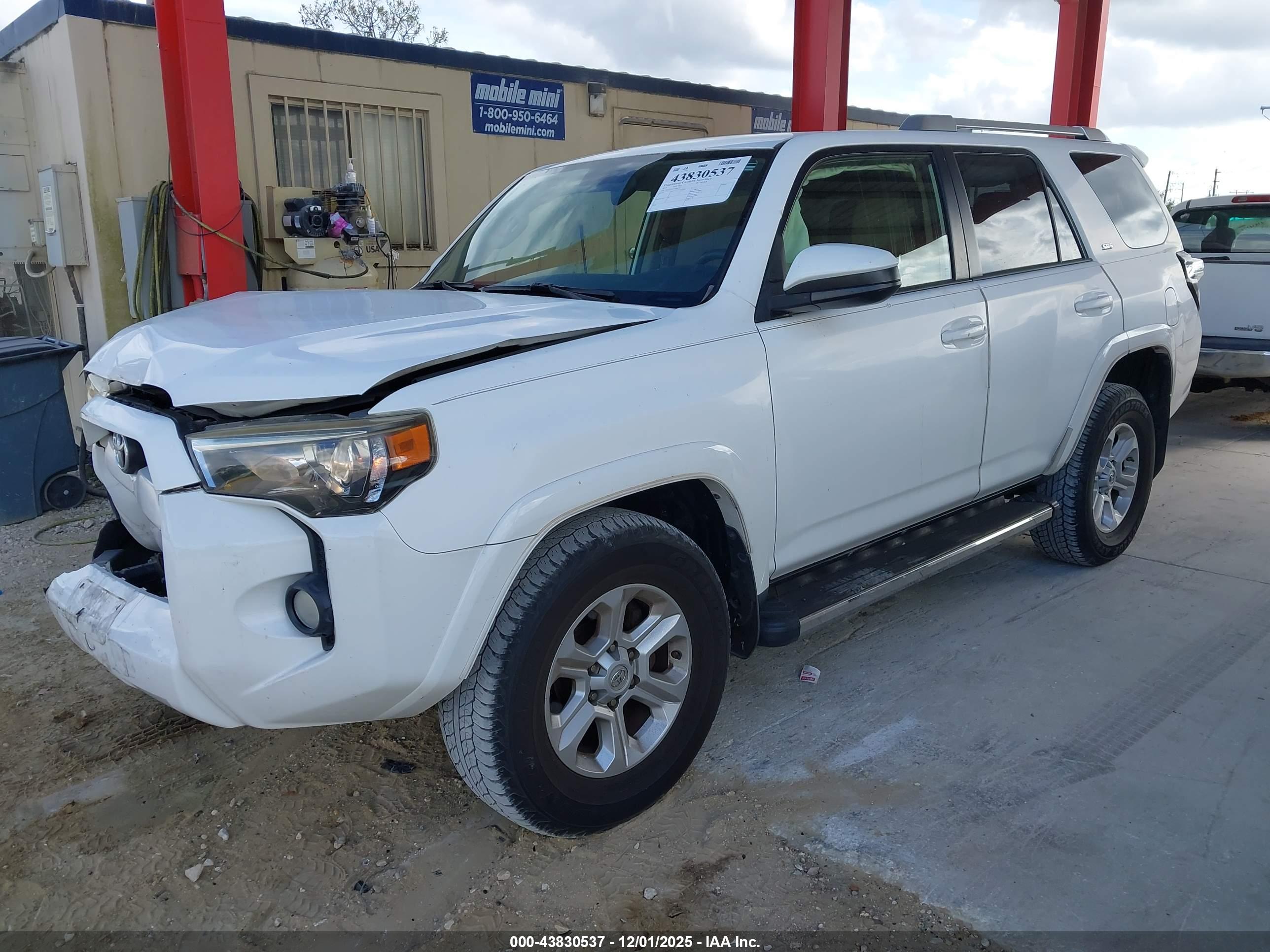 TOYOTA 4RUNNER image 2
