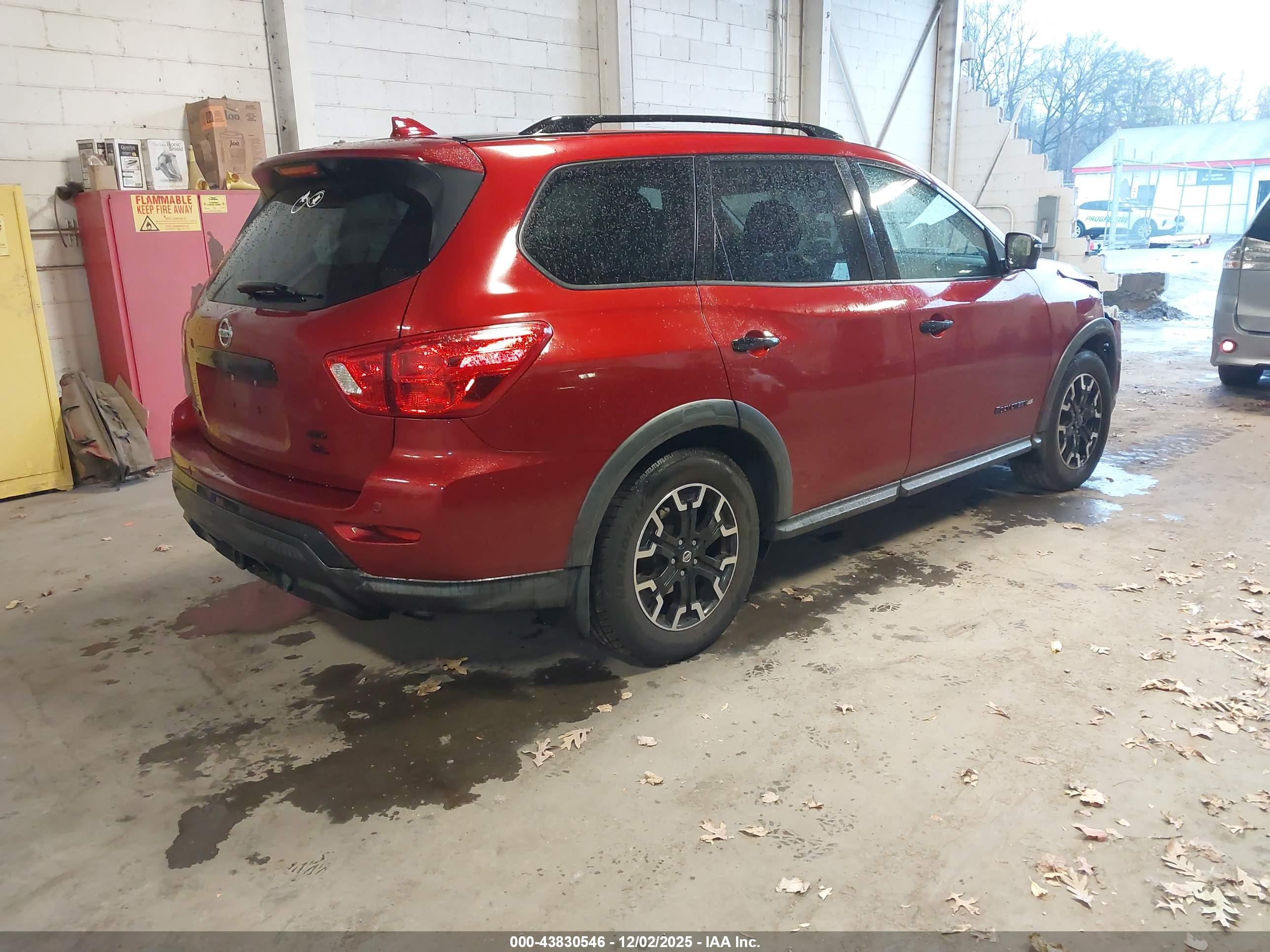 NISSAN PATHFINDER image 4