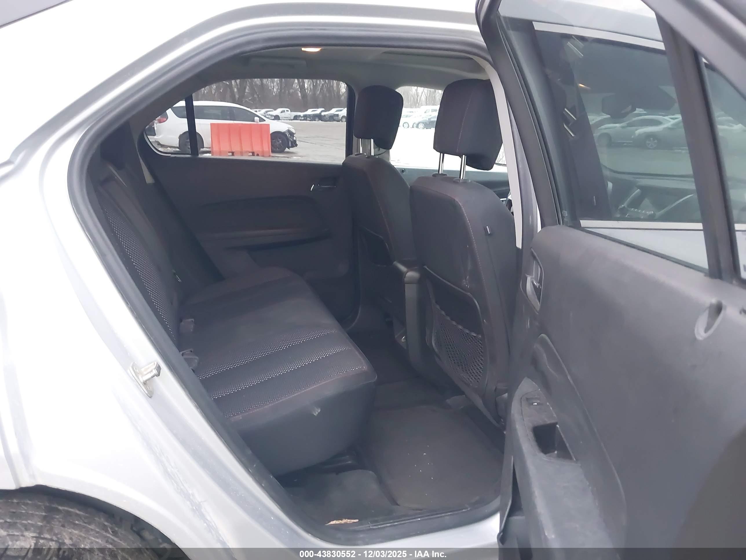 CHEVROLET EQUINOX image 8