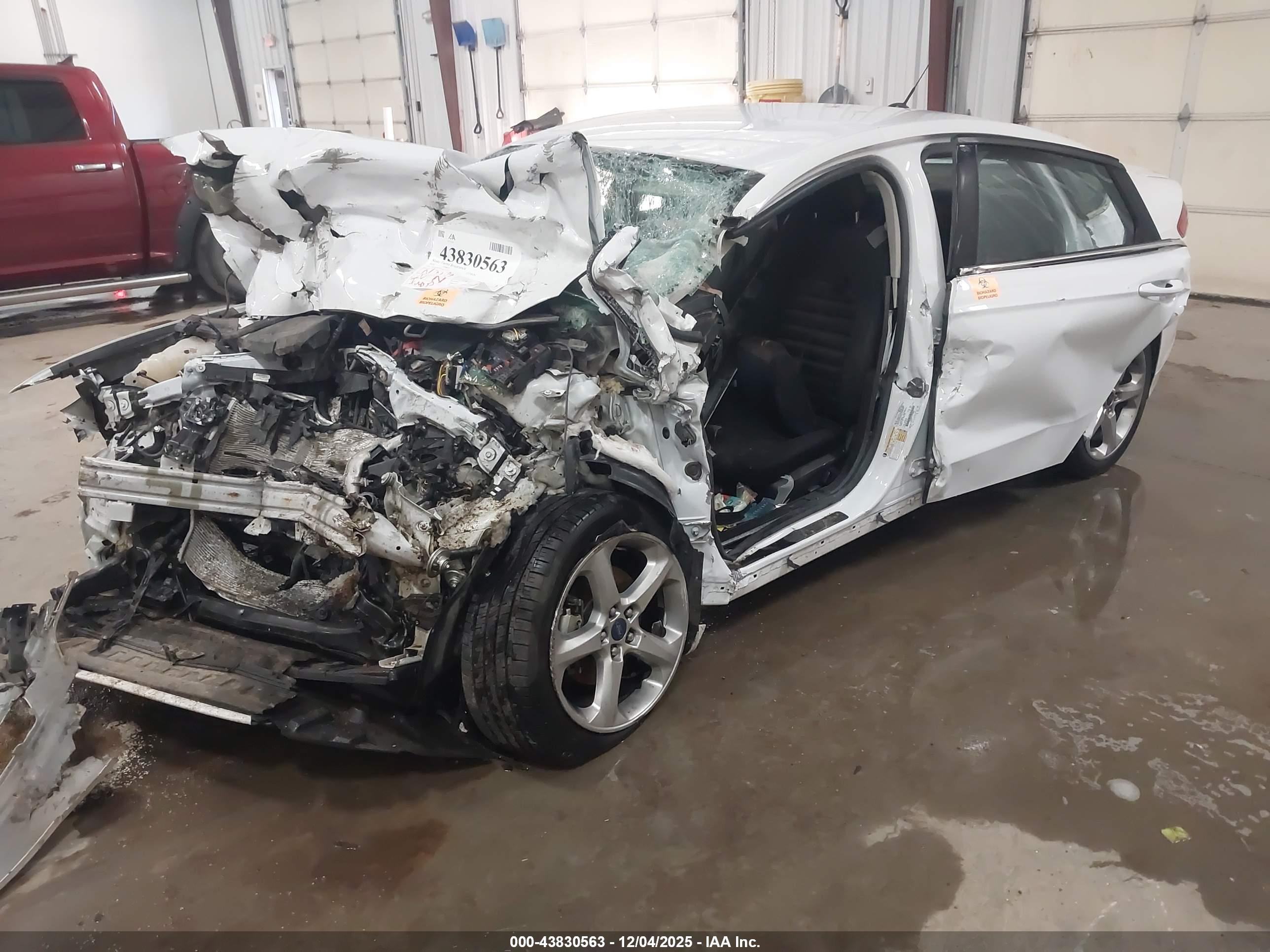 FORD FUSION image 2