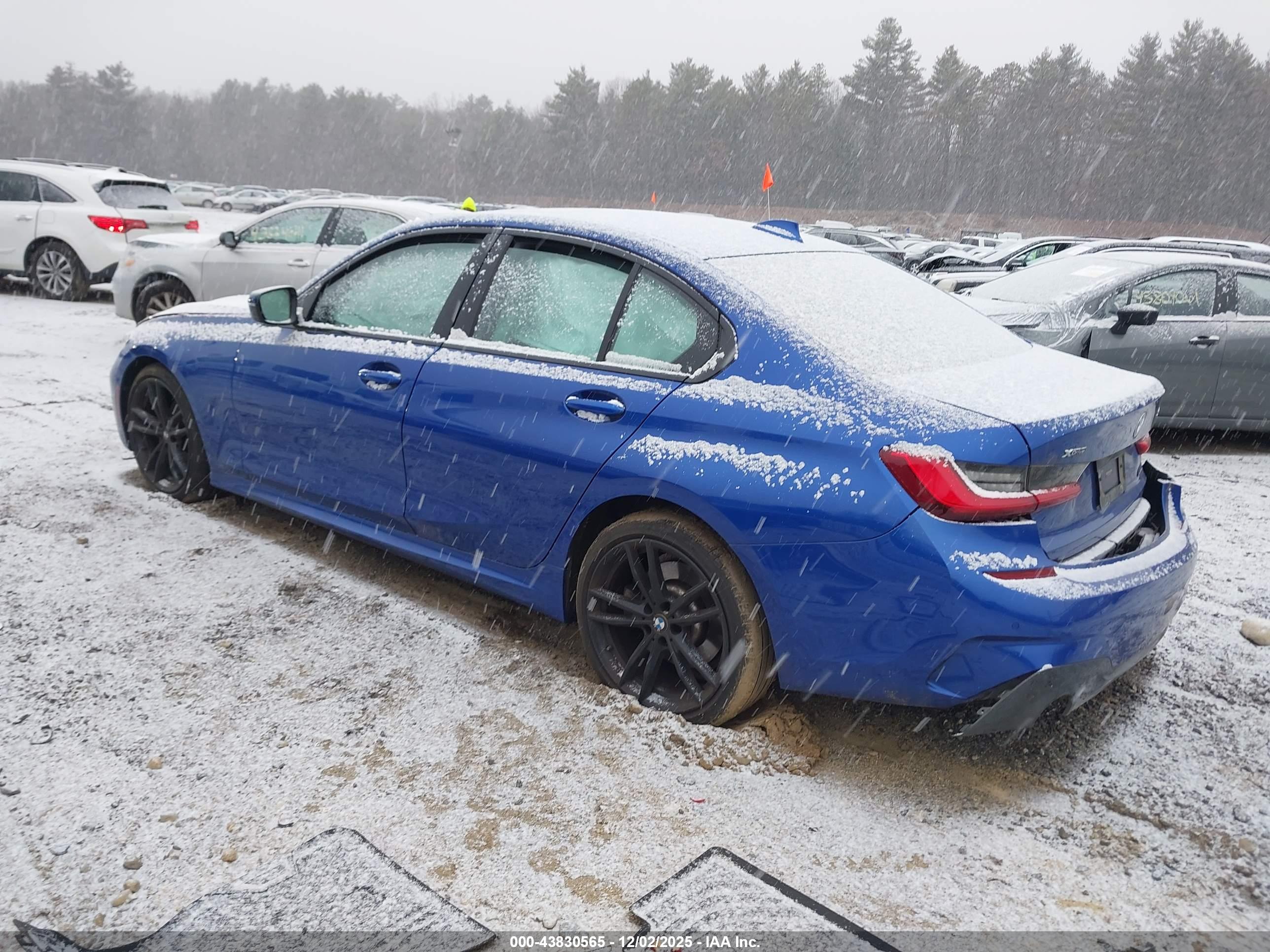 BMW 330I image 3