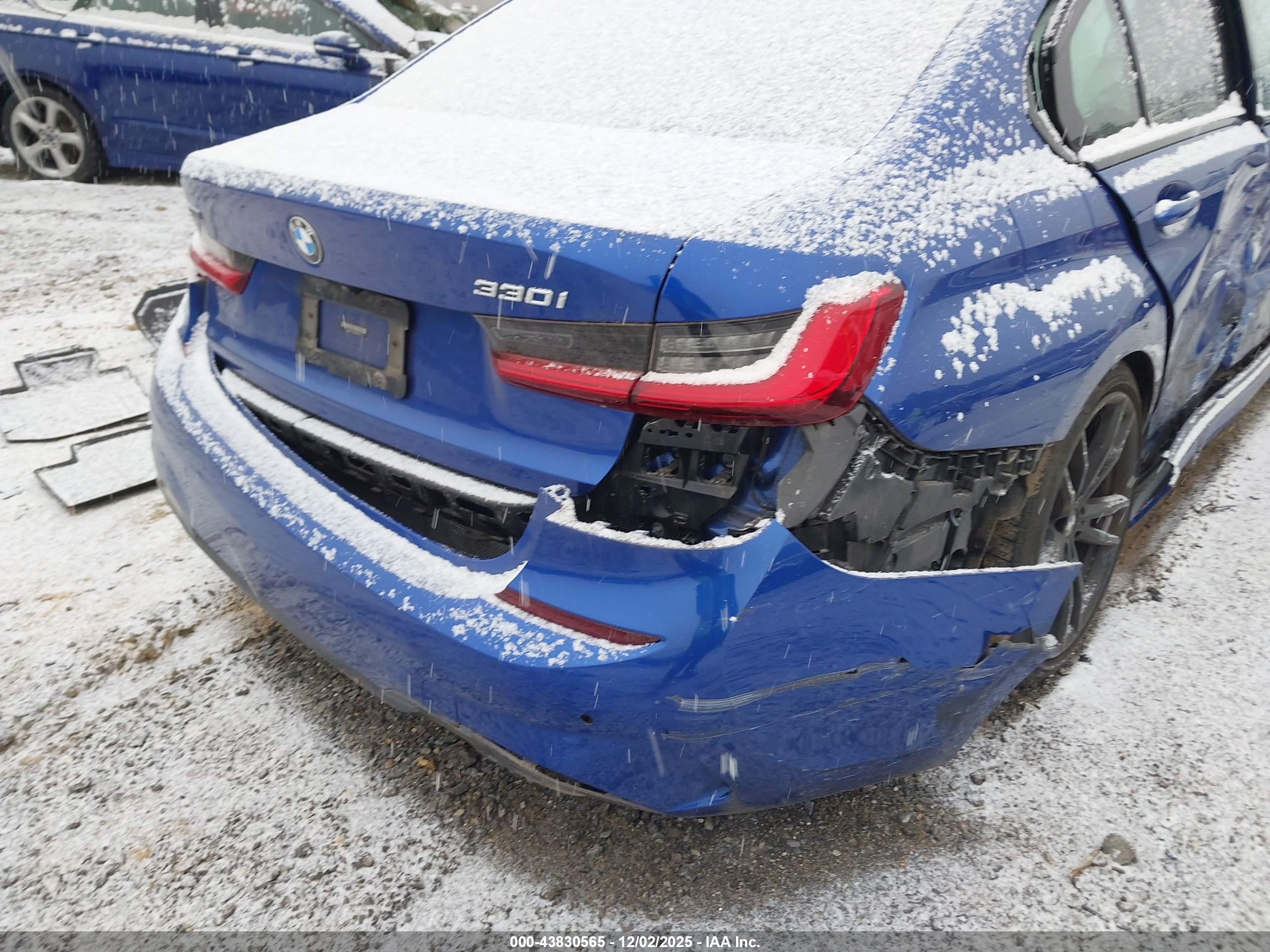 BMW 330I image 6