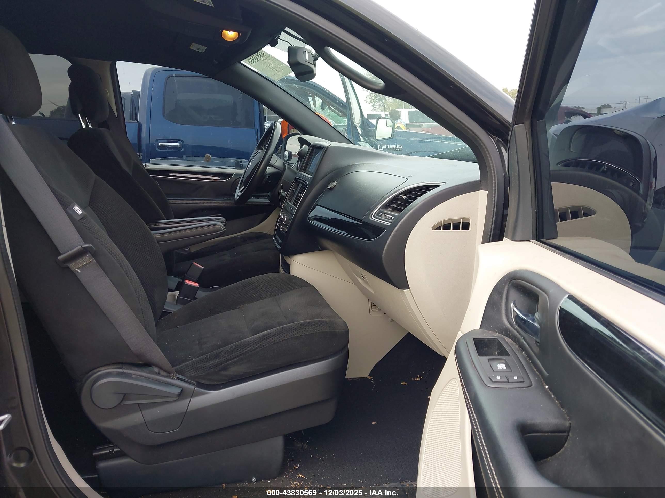 DODGE GRAND image 5