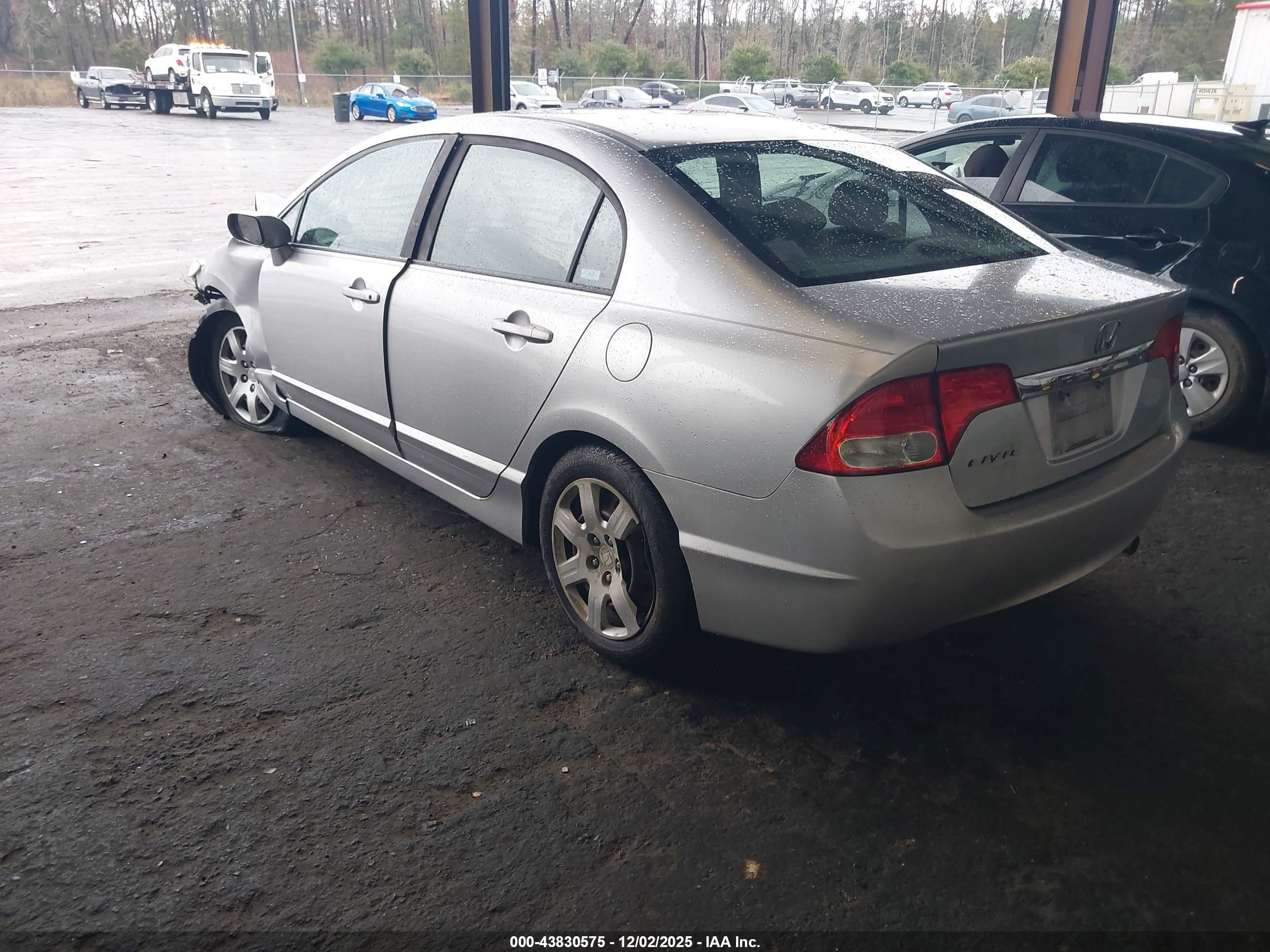 HONDA CIVIC image 3
