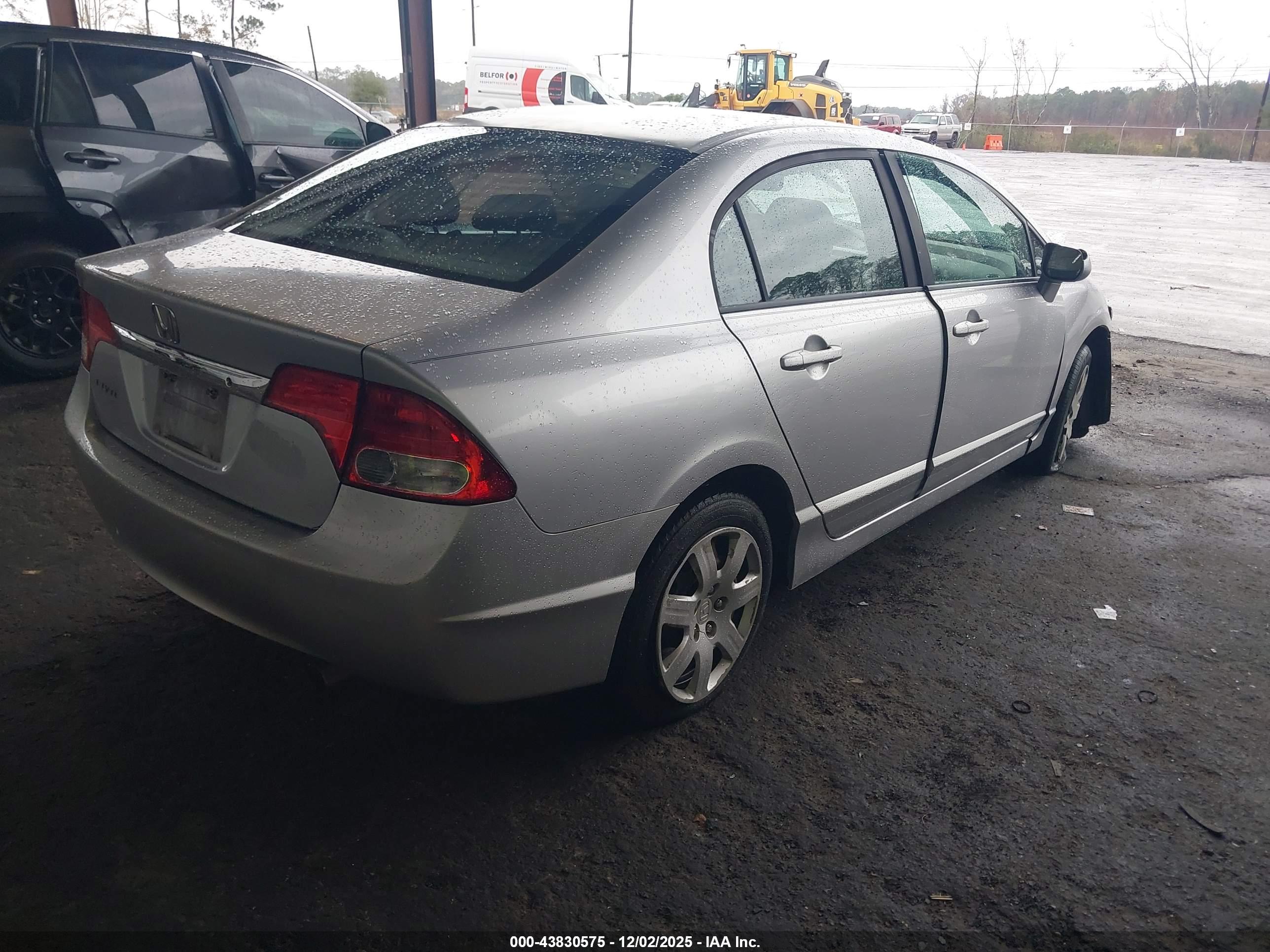 HONDA CIVIC image 4