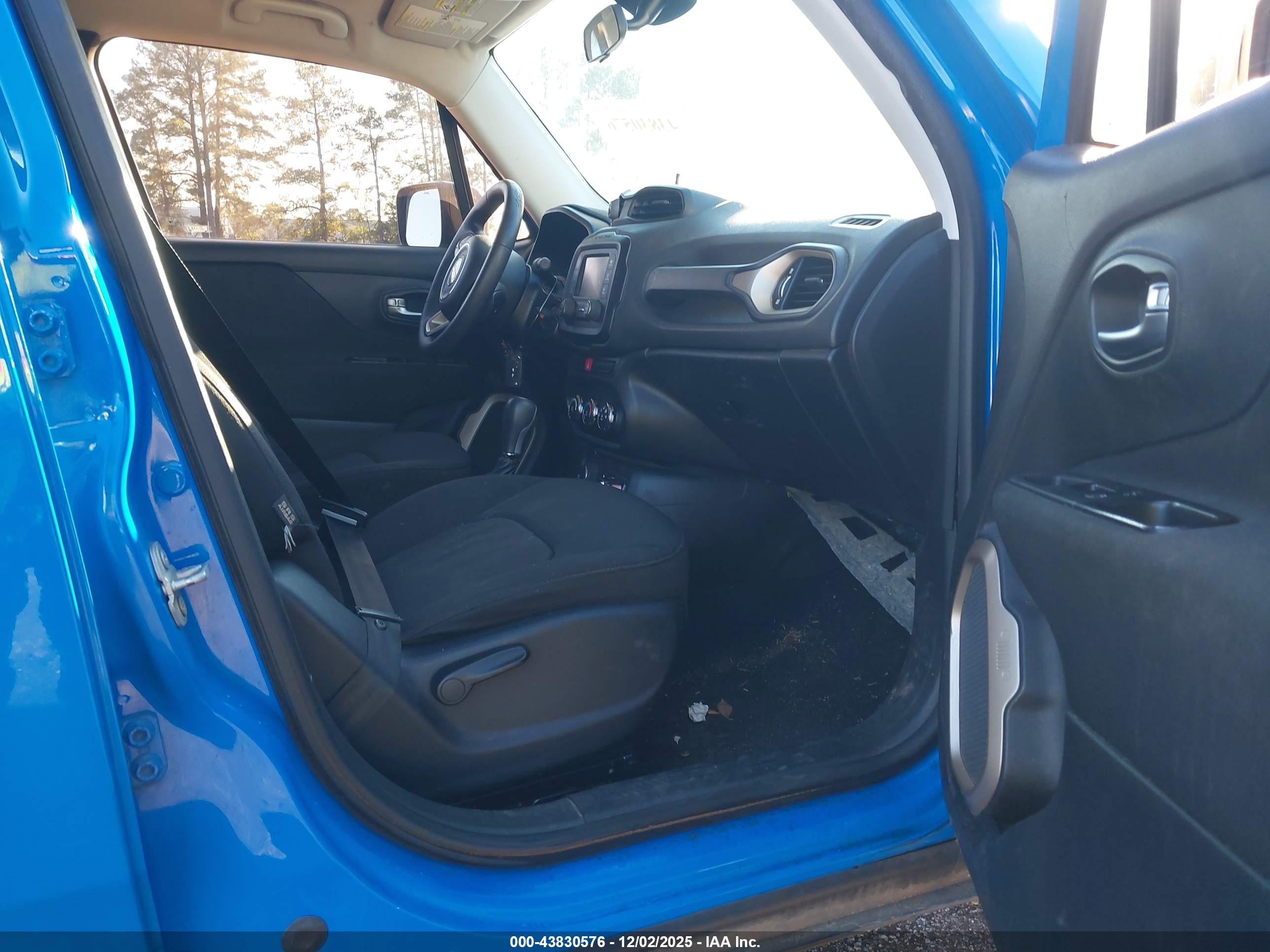 JEEP RENEGADE image 5