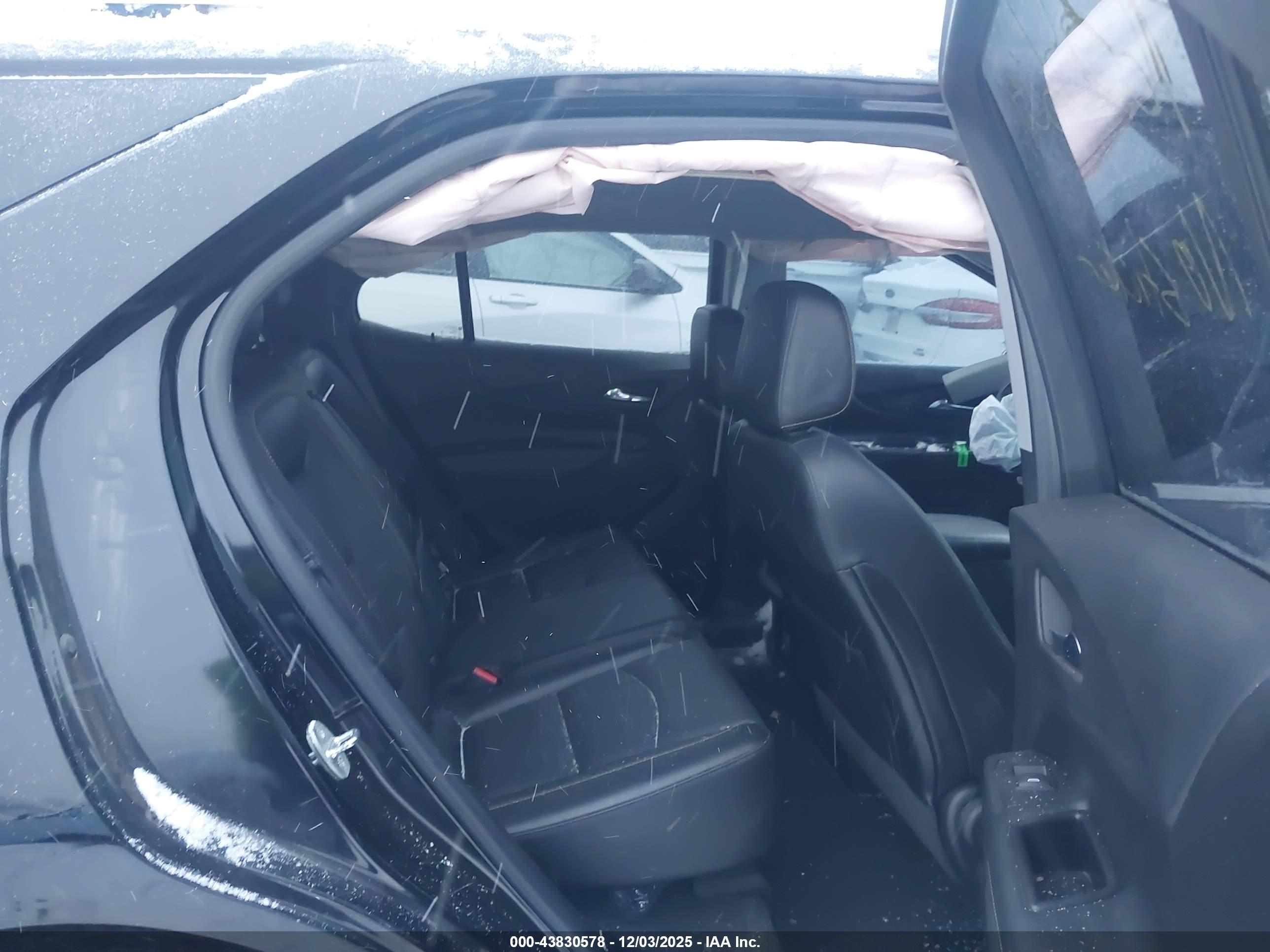 CHEVROLET EQUINOX image 8