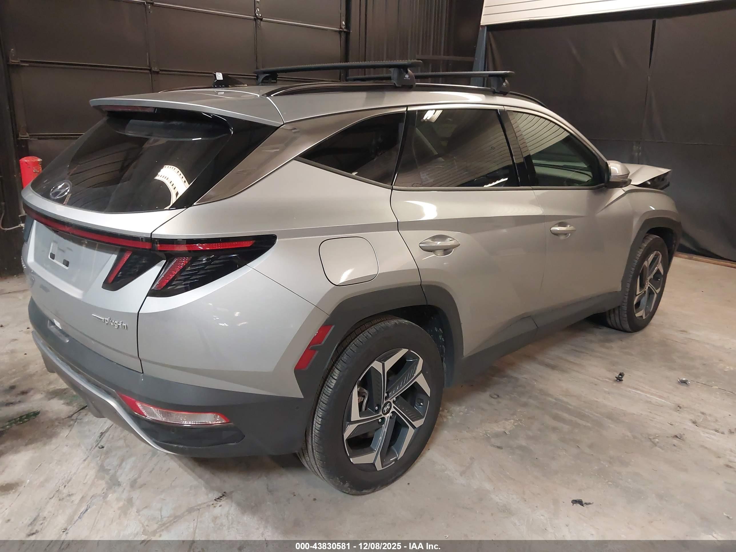 HYUNDAI TUCSON image 4