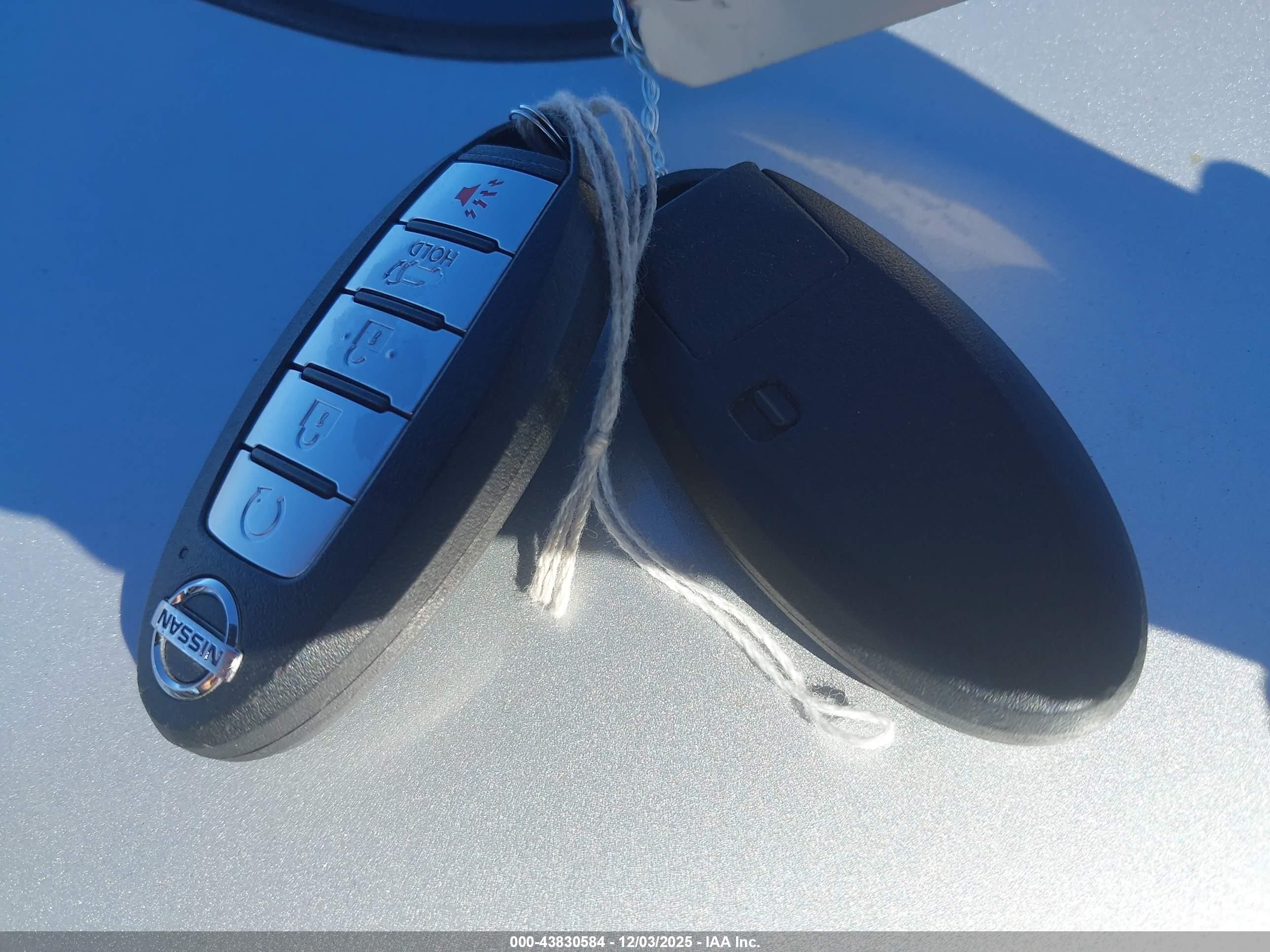 NISSAN ROGUE image 11