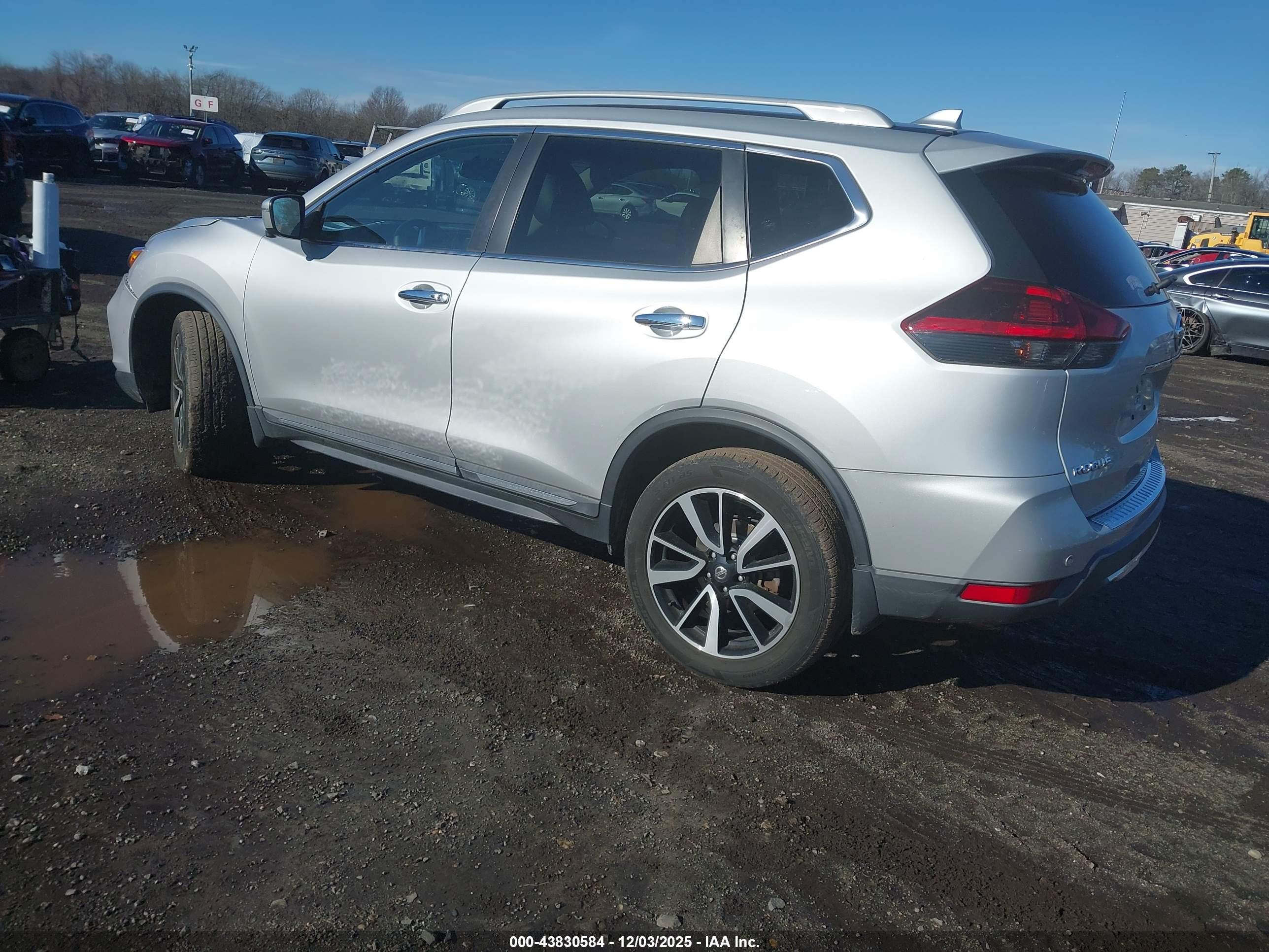 NISSAN ROGUE image 3