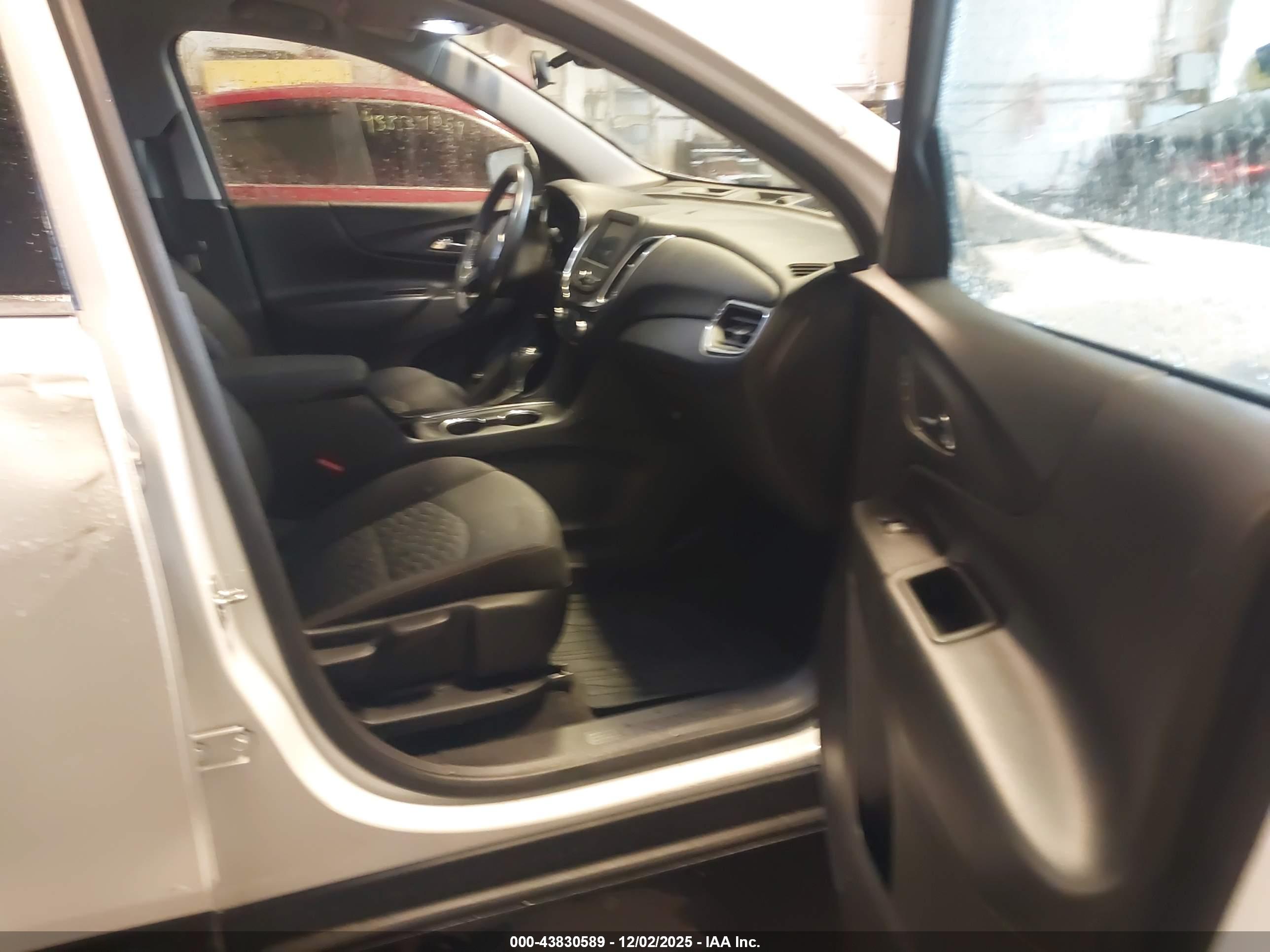 CHEVROLET EQUINOX image 5
