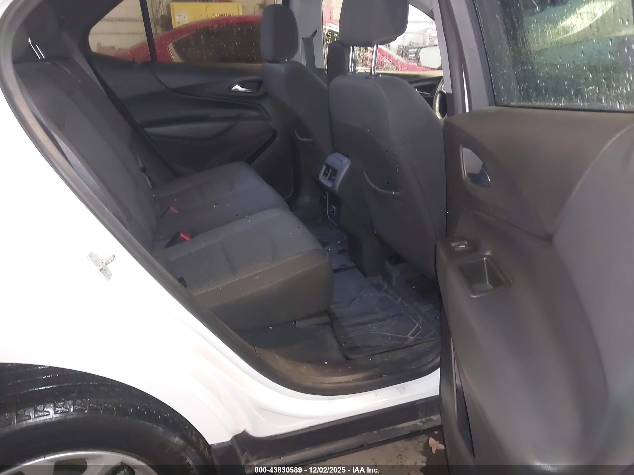 CHEVROLET EQUINOX image 8