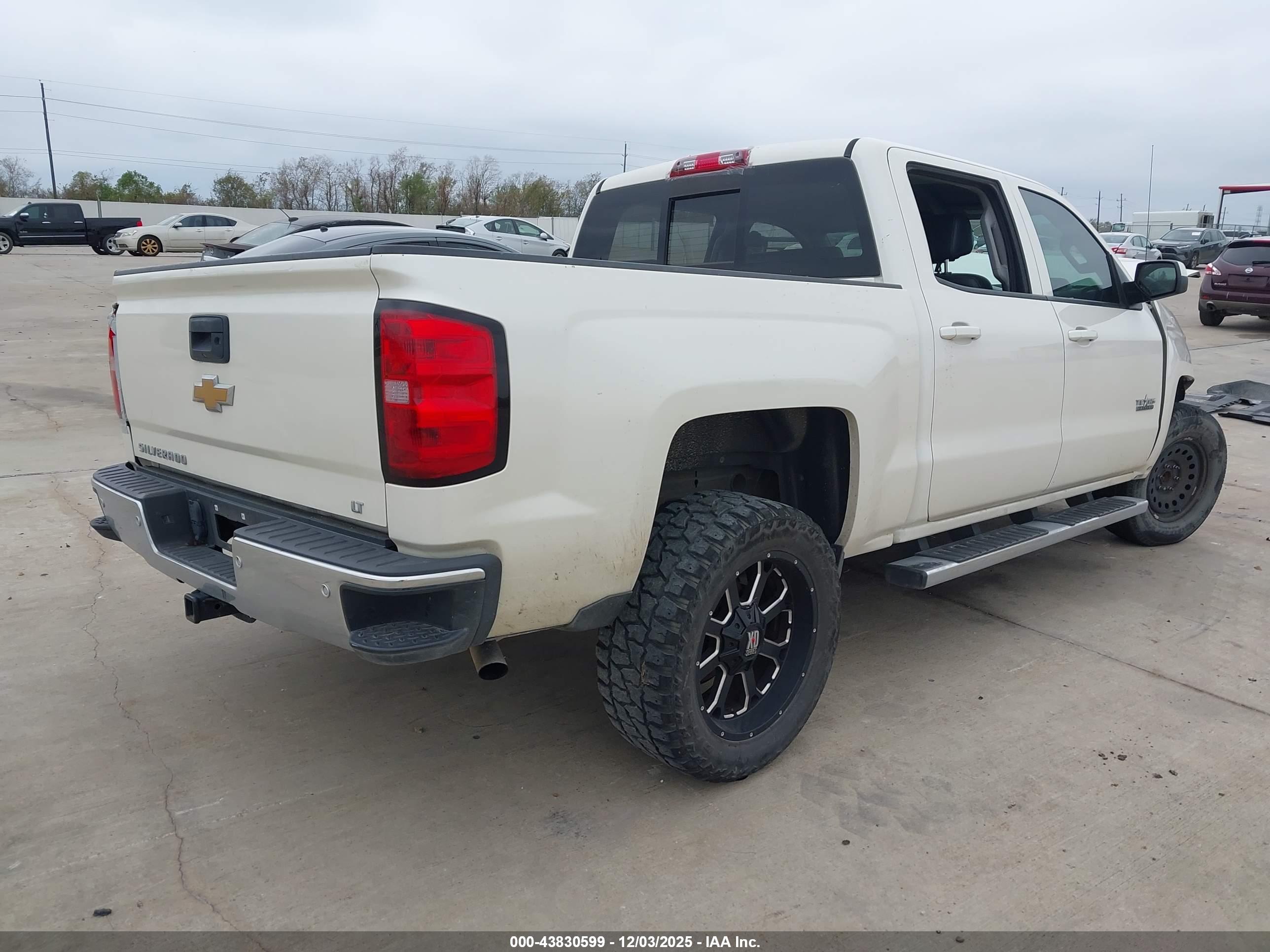 CHEVROLET SILVERADO image 4