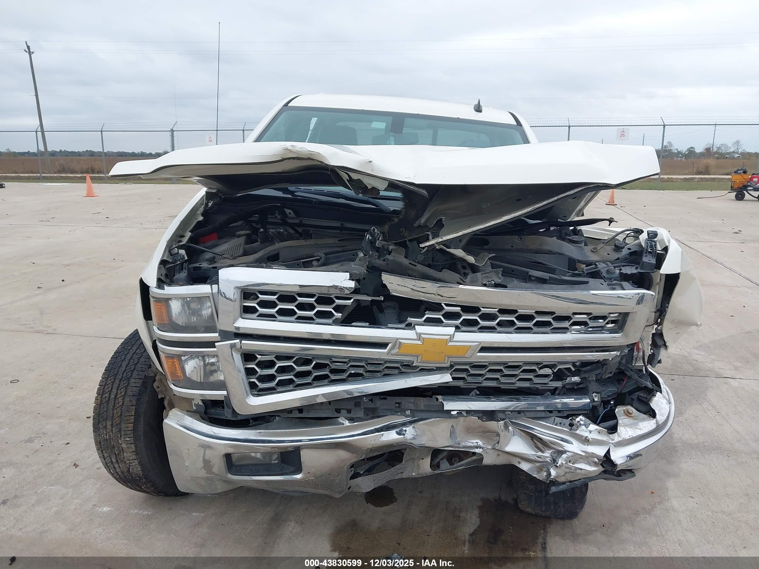 CHEVROLET SILVERADO image 6