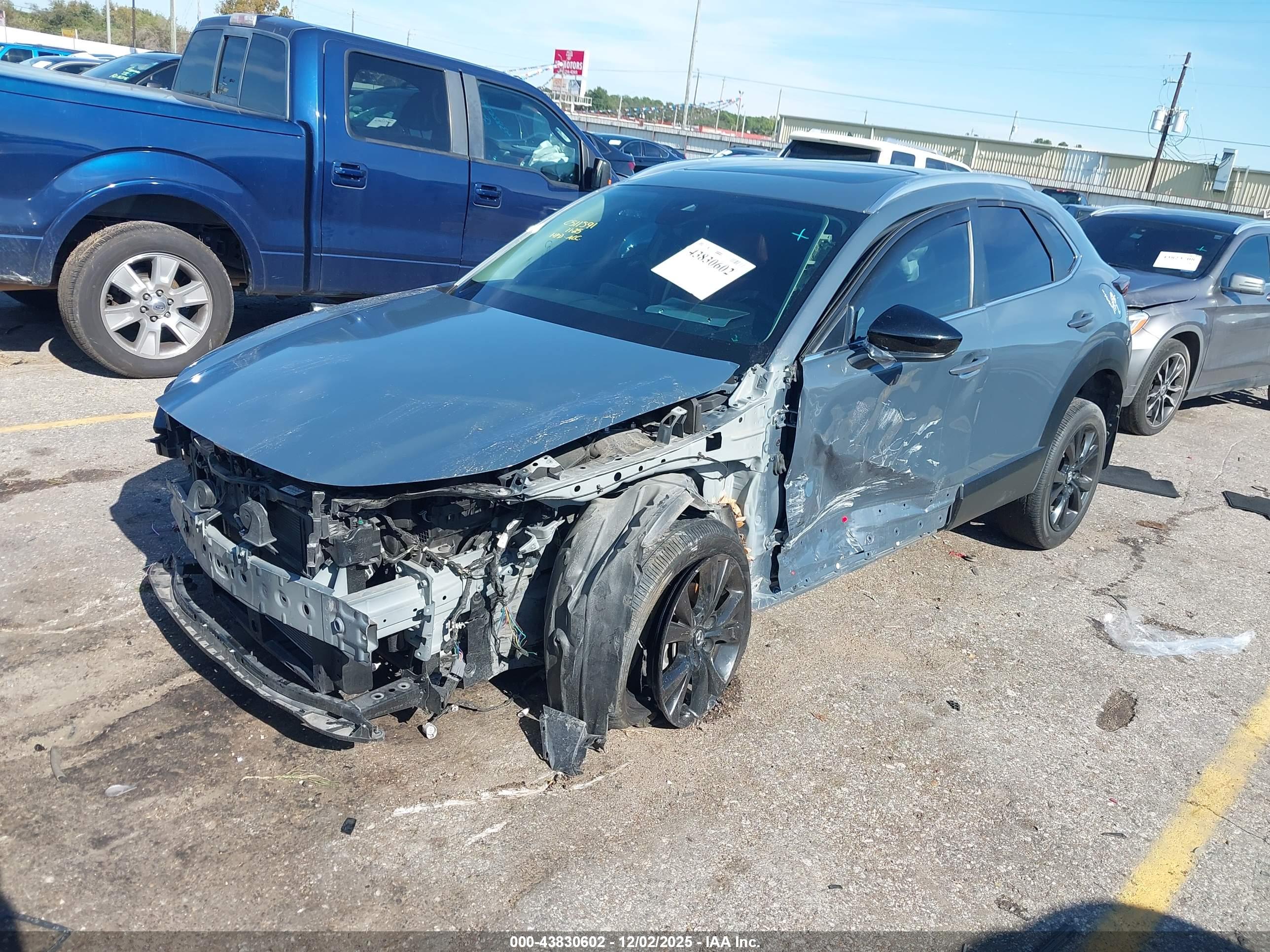 MAZDA CX-30 image 2