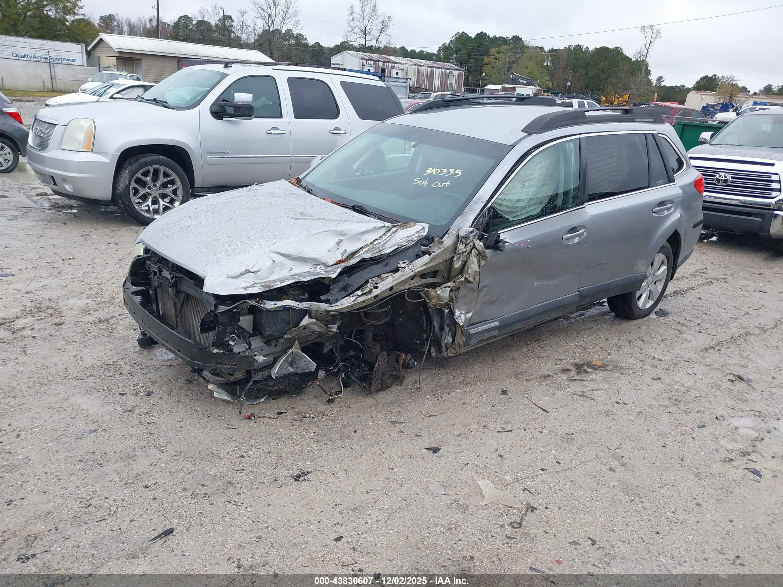 SUBARU OUTBACK image 2