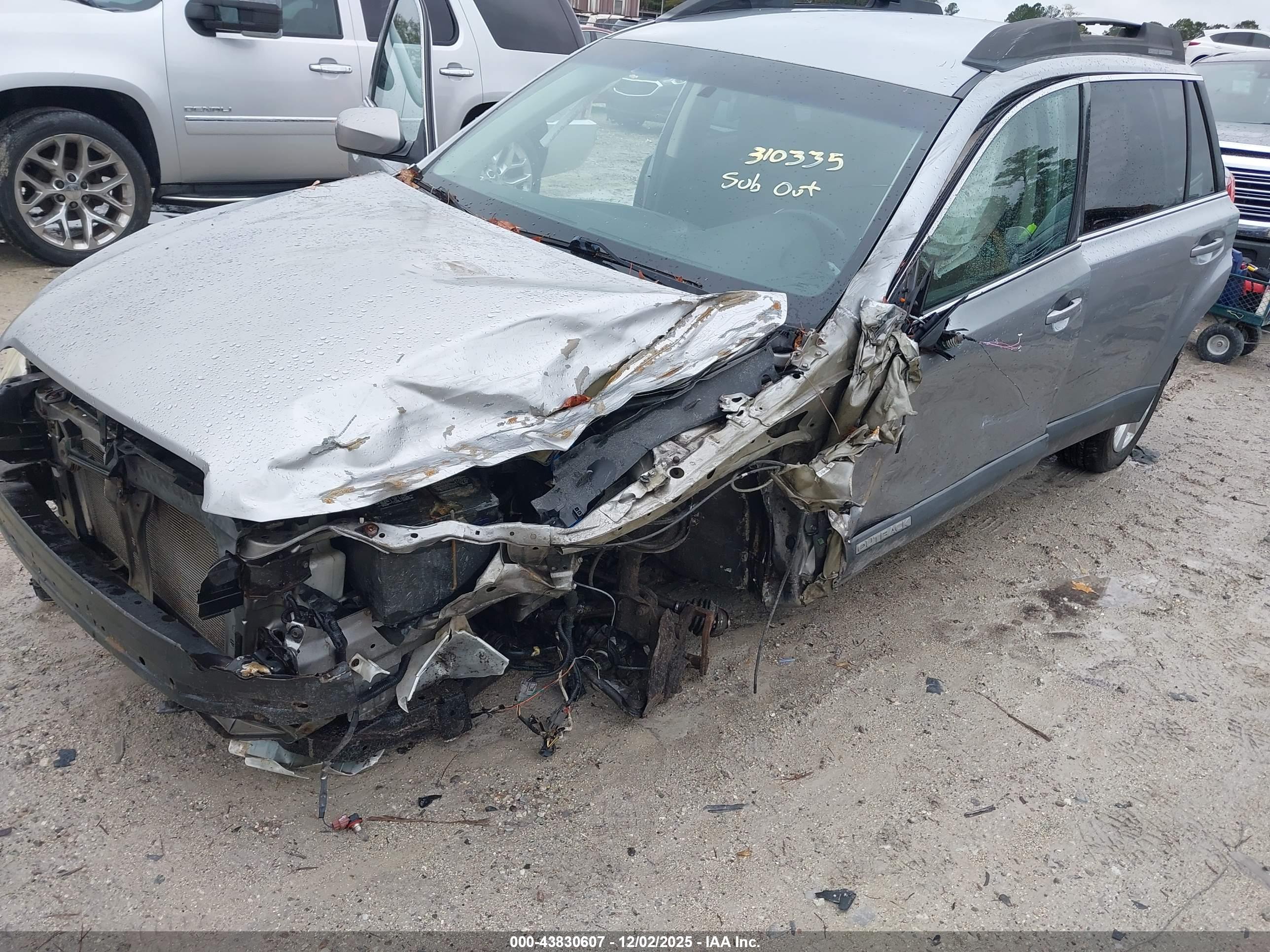 SUBARU OUTBACK image 6