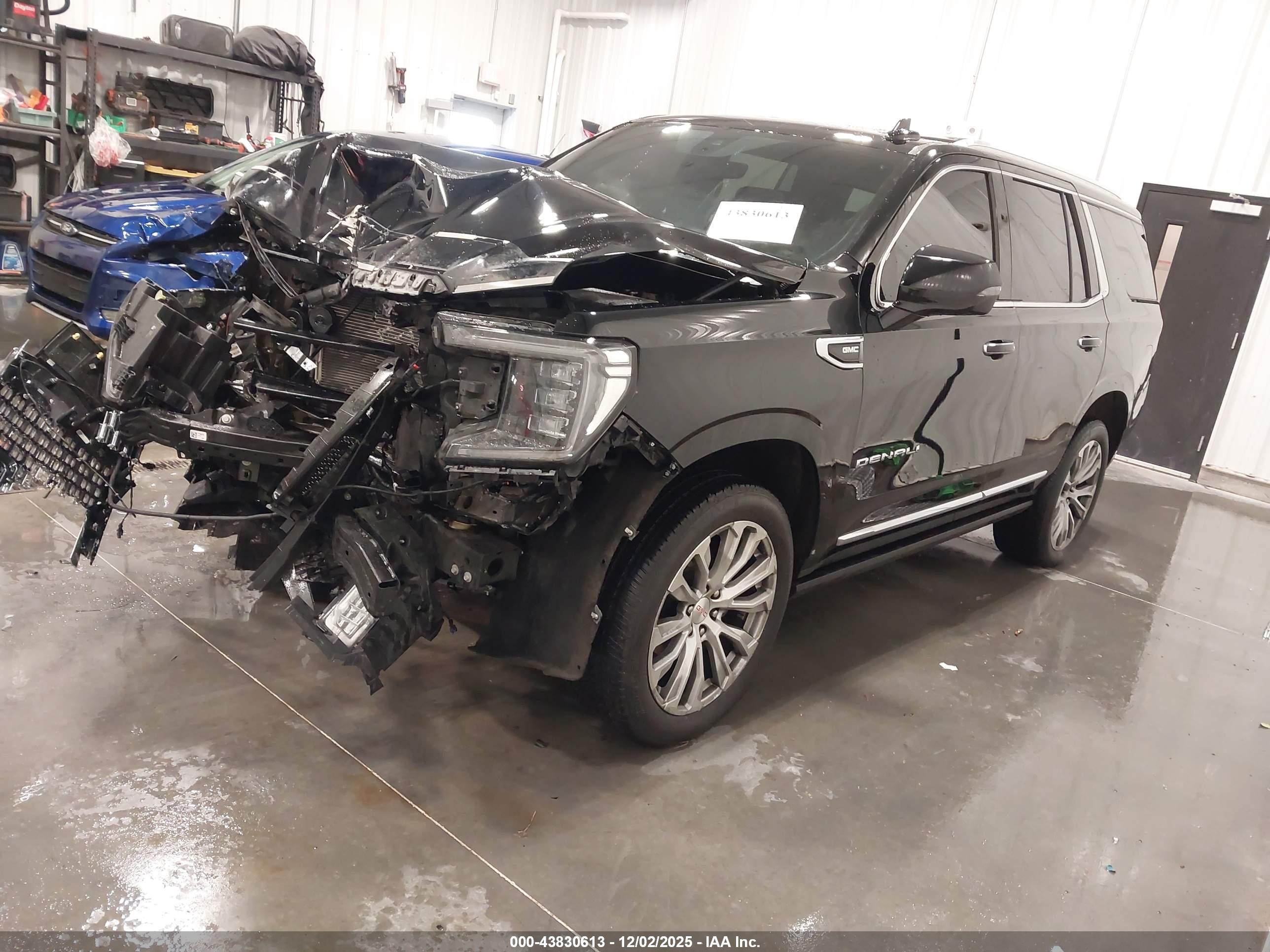 GMC YUKON image 2