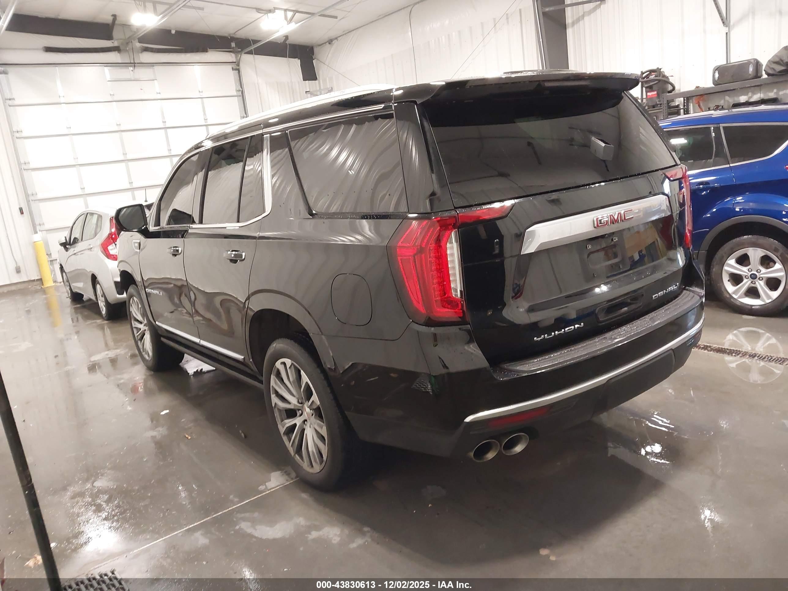 GMC YUKON image 3