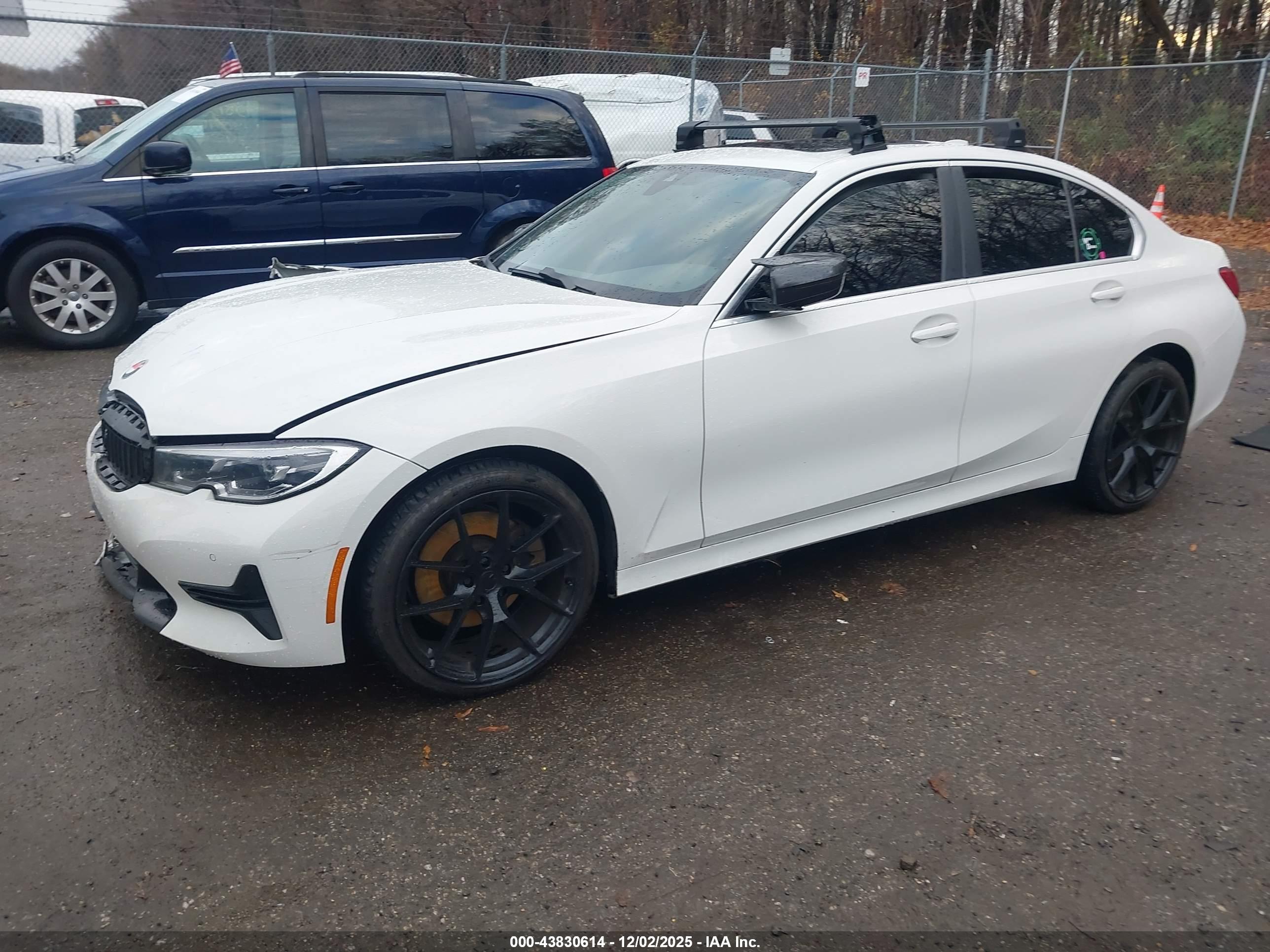 BMW 330I image 2