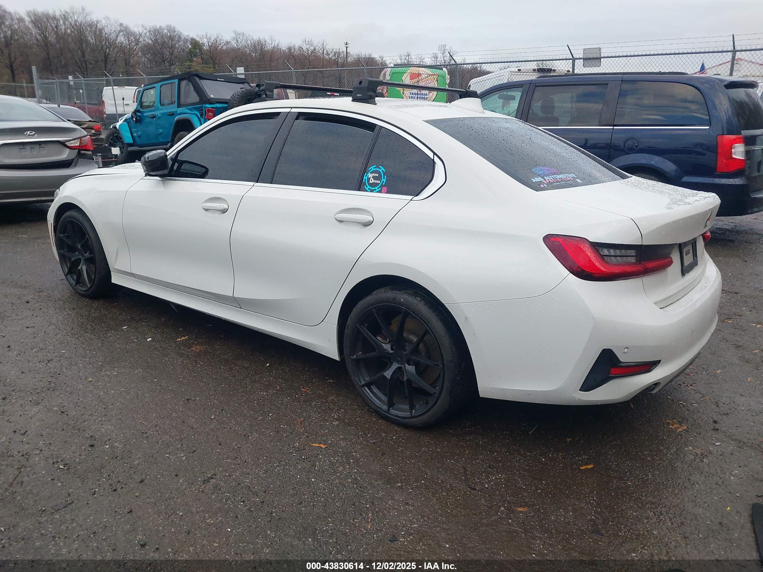 BMW 330I image 3