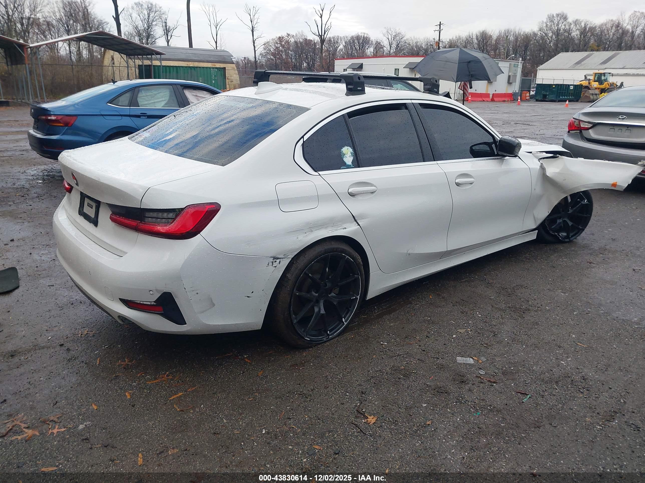 BMW 330I image 4