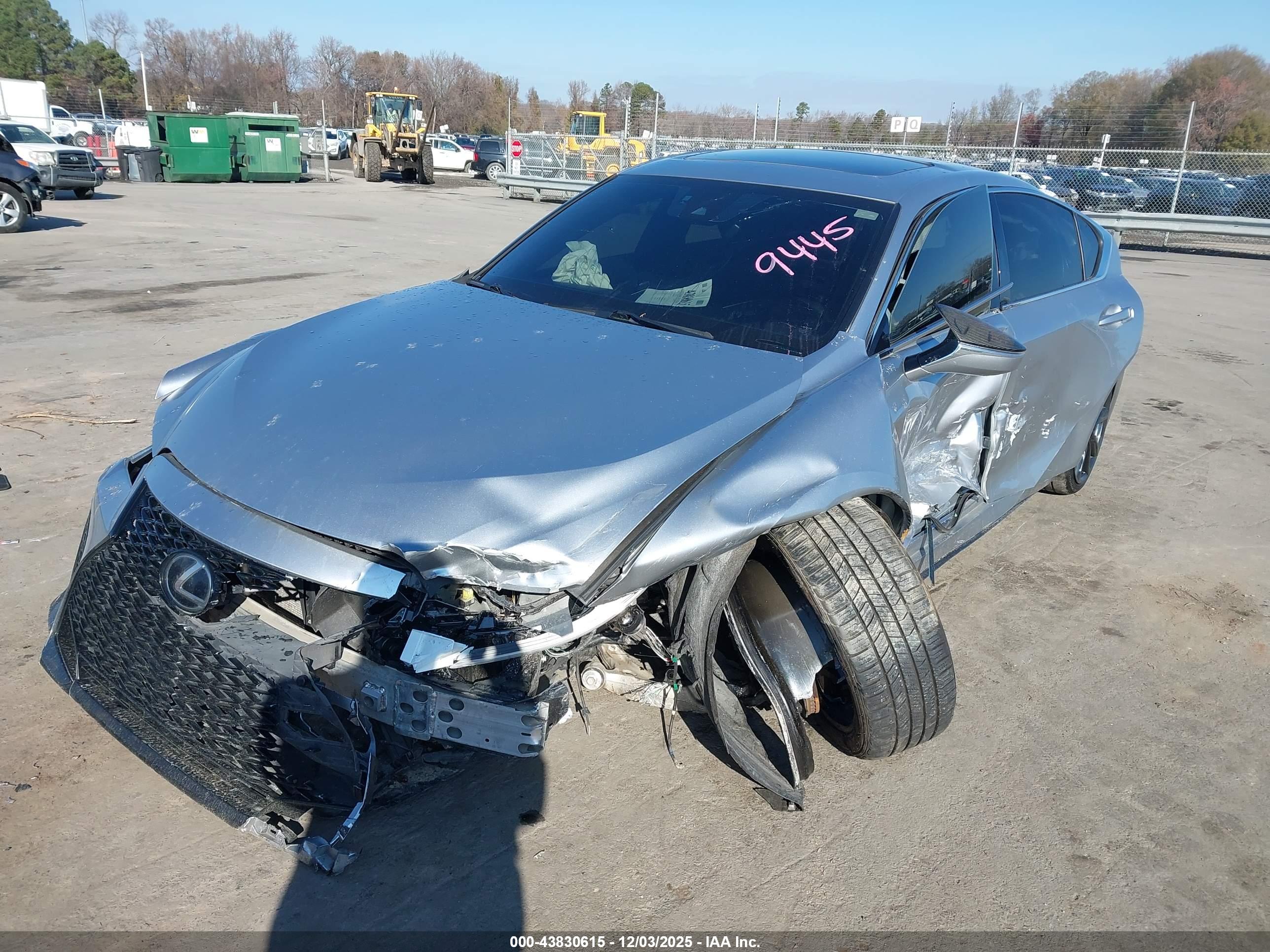 LEXUS IS image 2