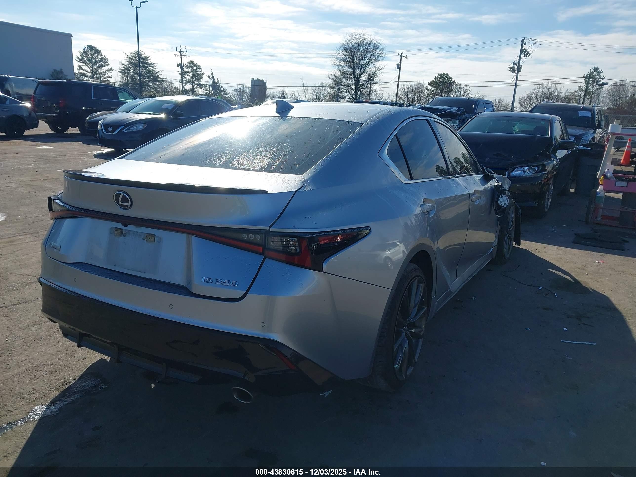 LEXUS IS image 4