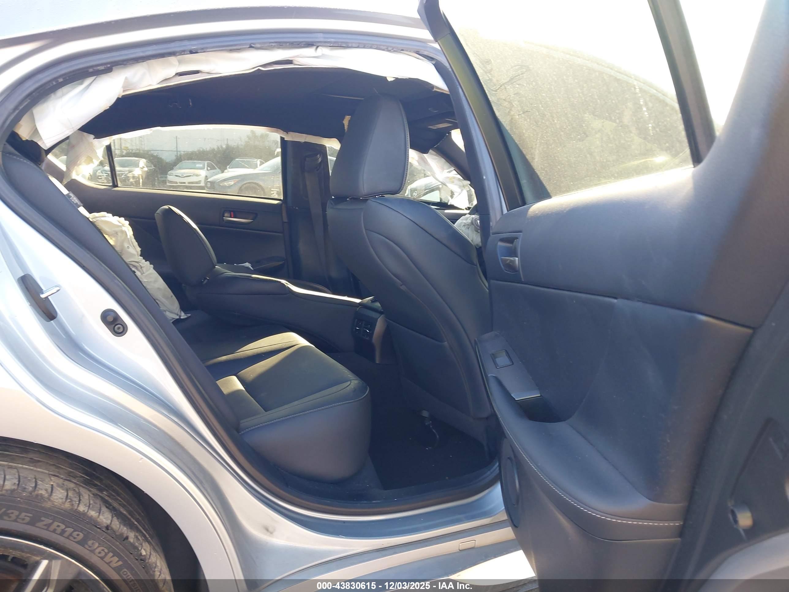 LEXUS IS image 8