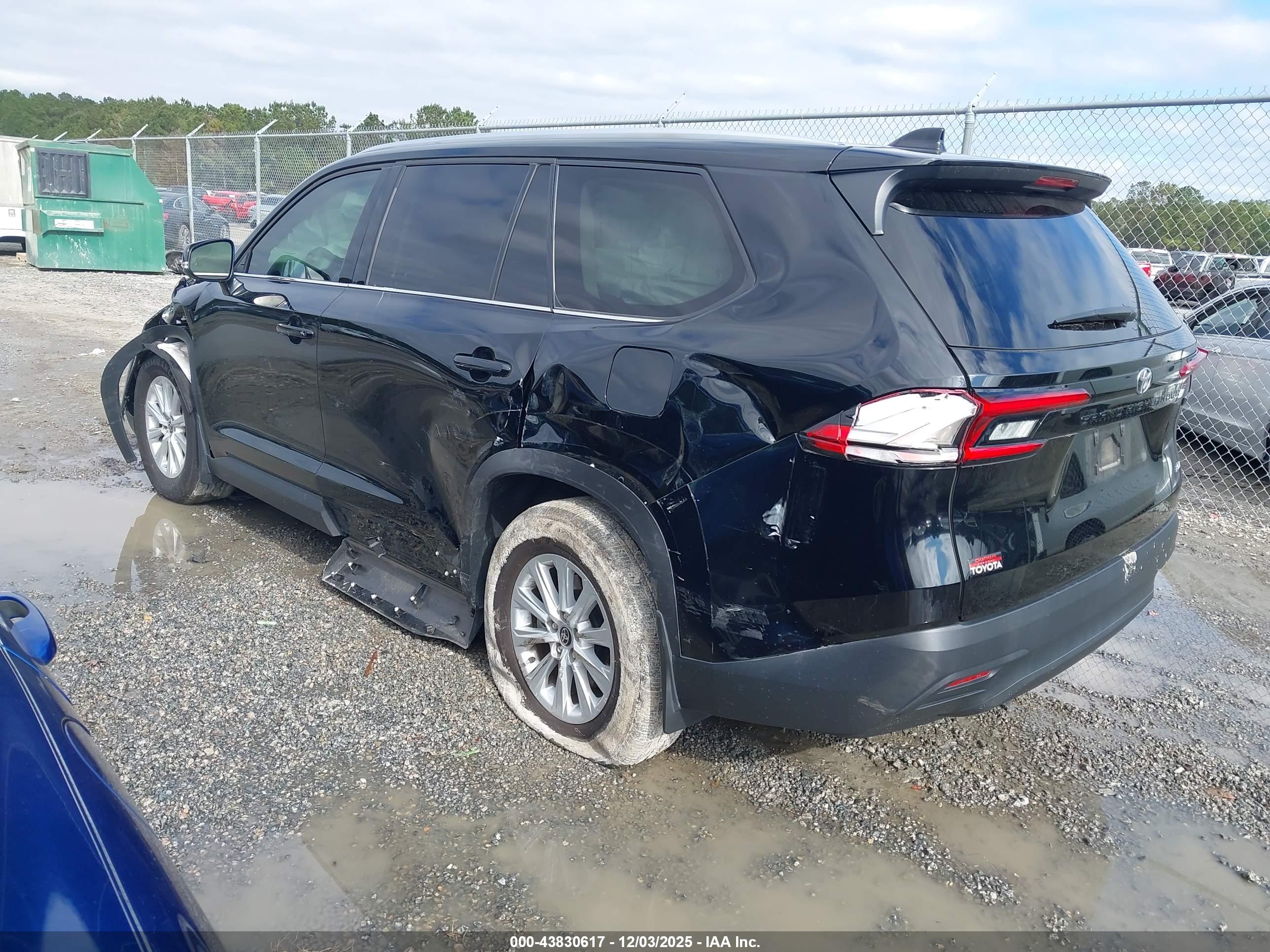 TOYOTA GRAND image 3