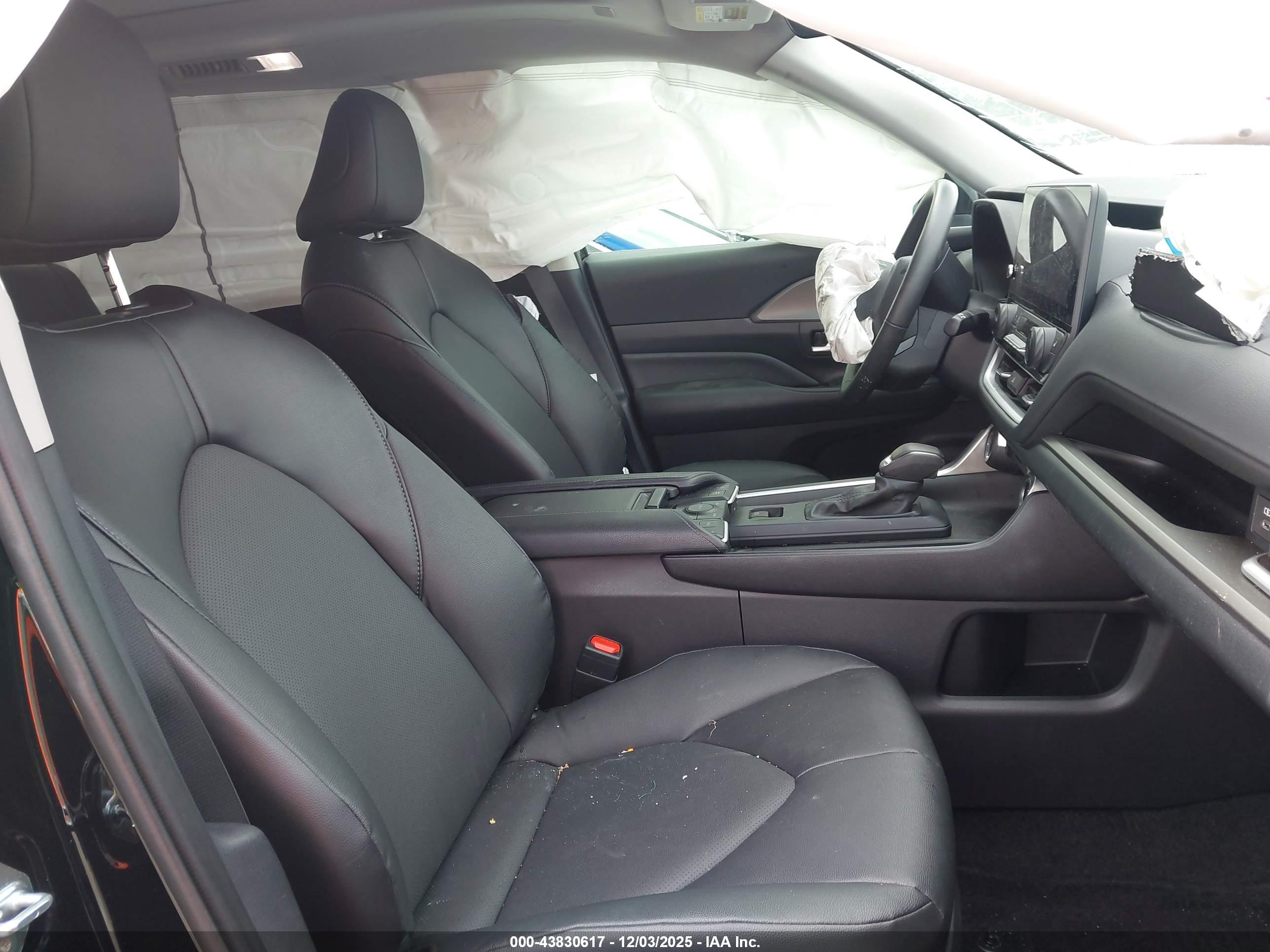 TOYOTA GRAND image 5