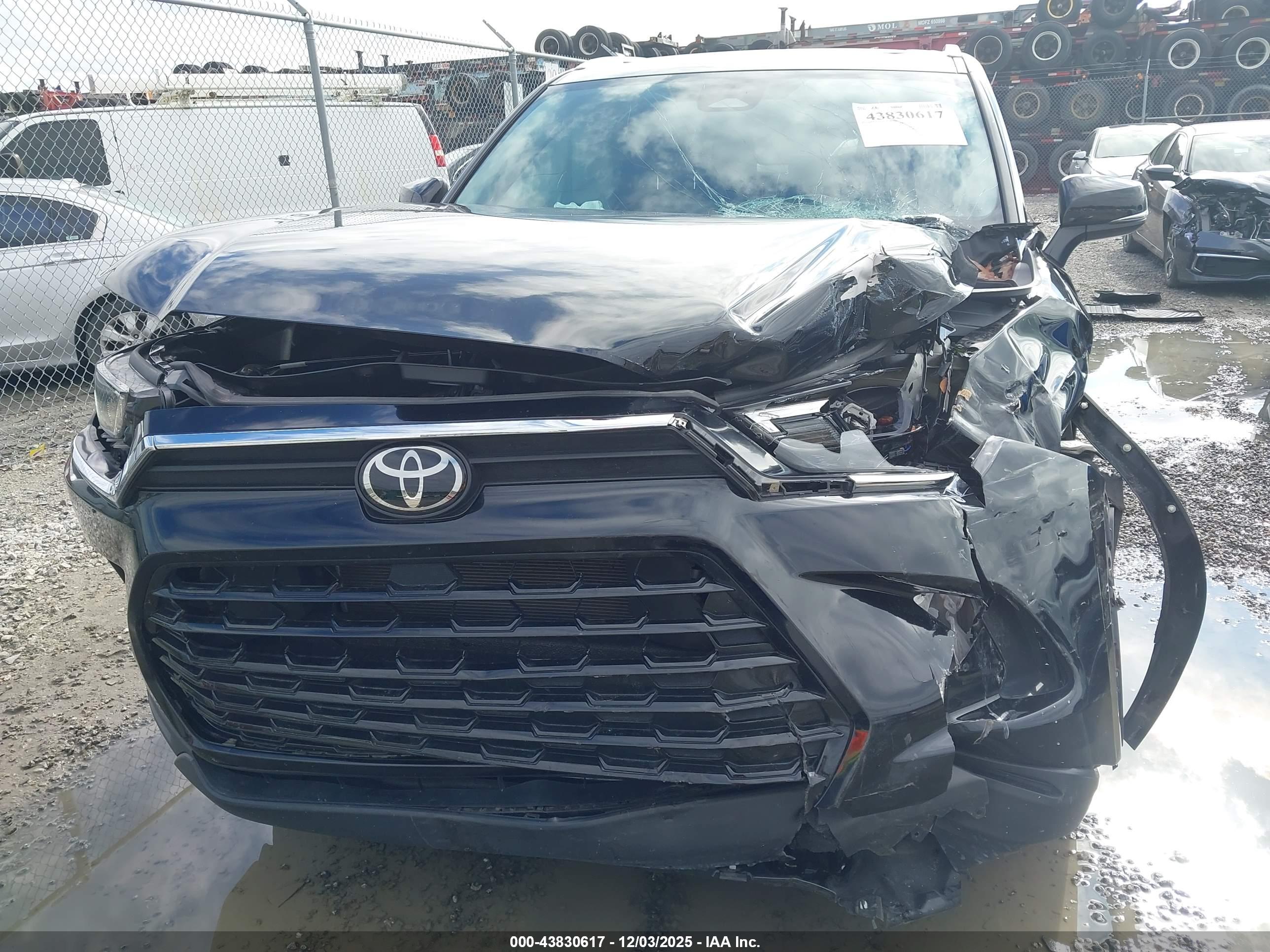TOYOTA GRAND image 6