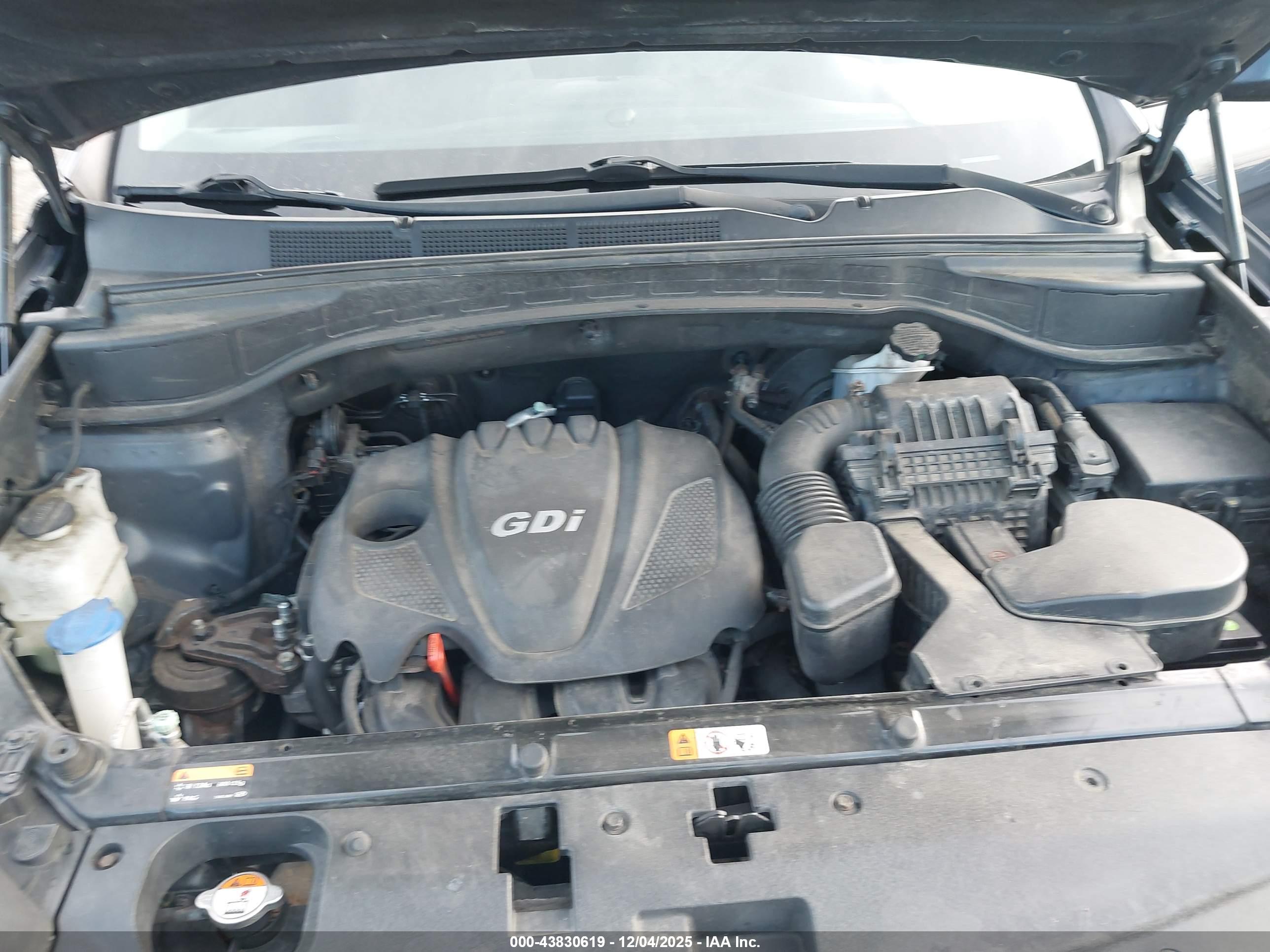 HYUNDAI SANTA image 10