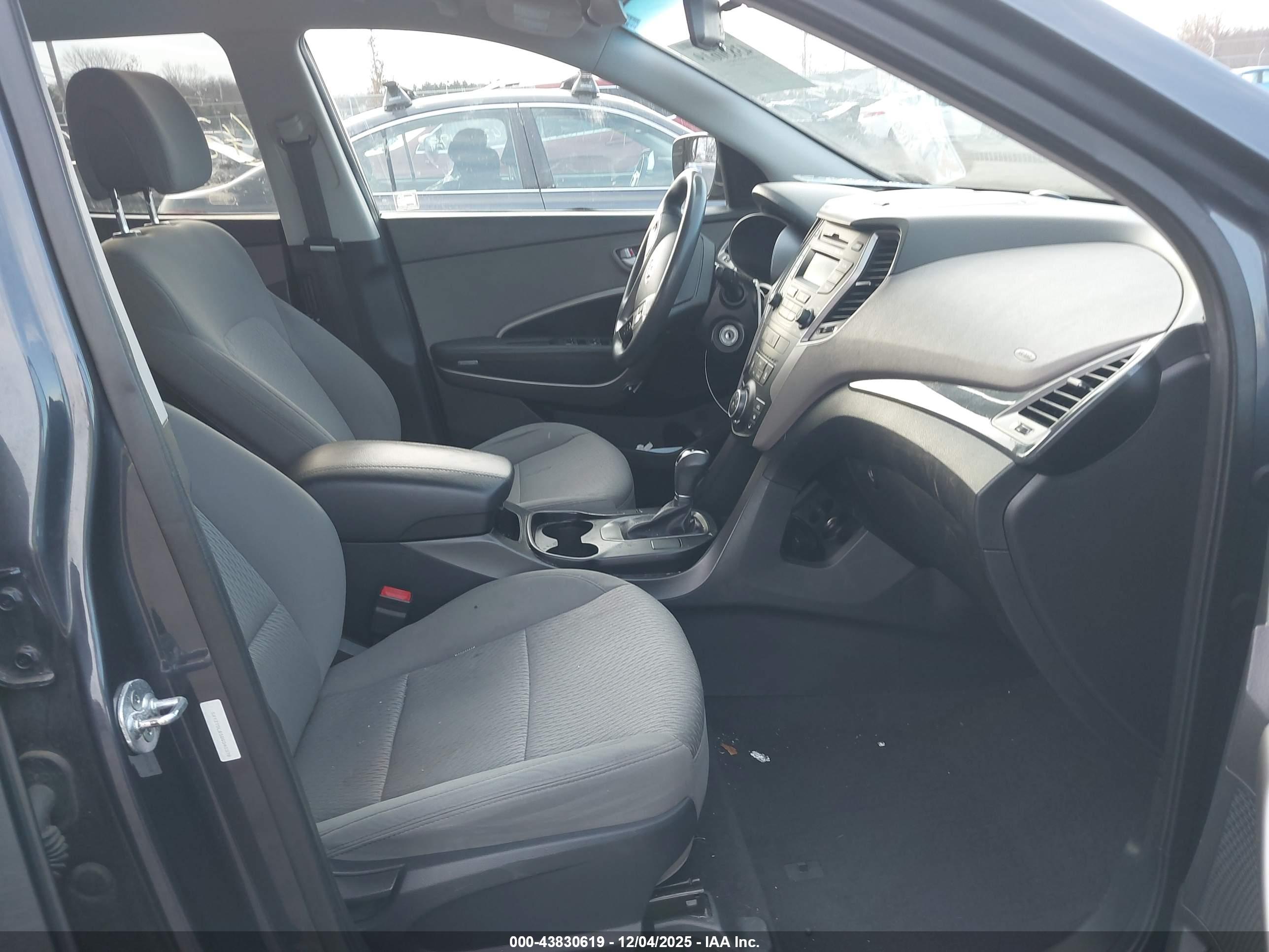 HYUNDAI SANTA image 5