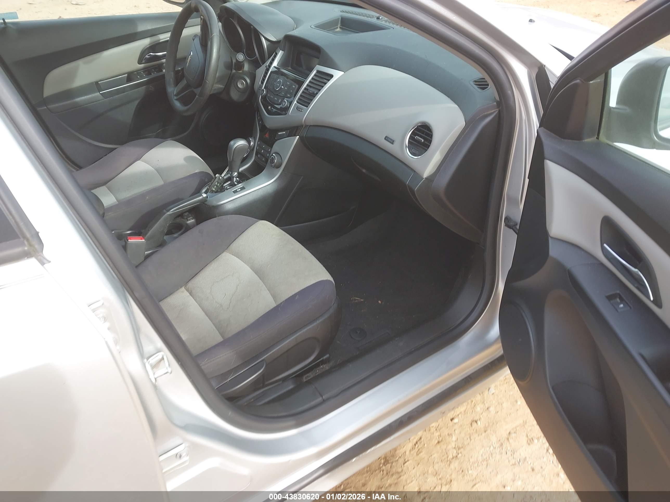 CHEVROLET CRUZE image 5