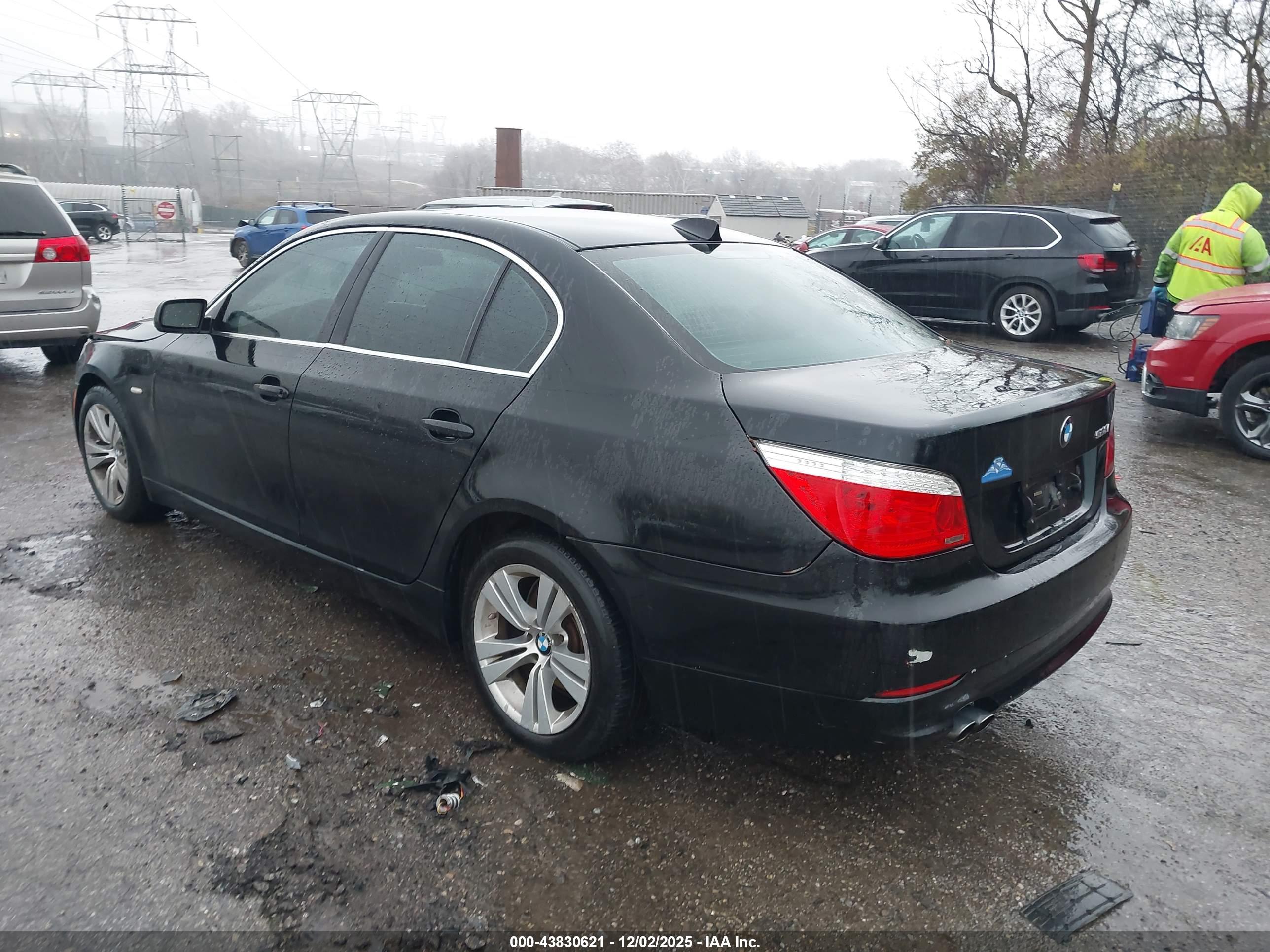 BMW 528I image 3